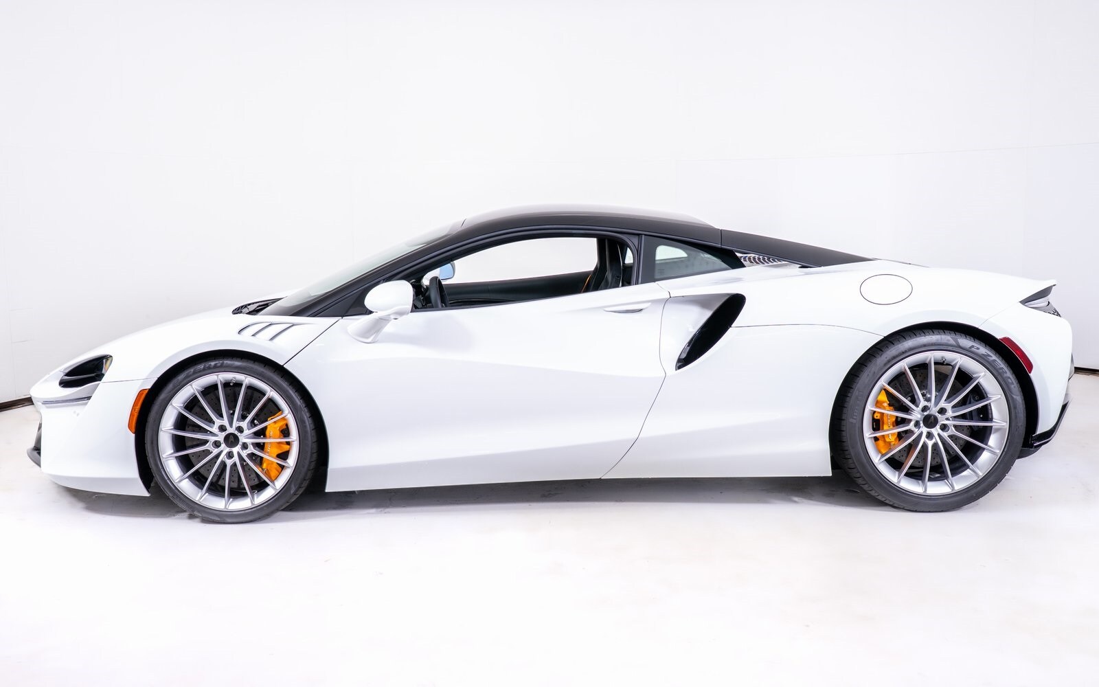 2026 Mclaren ARTURA photo 2