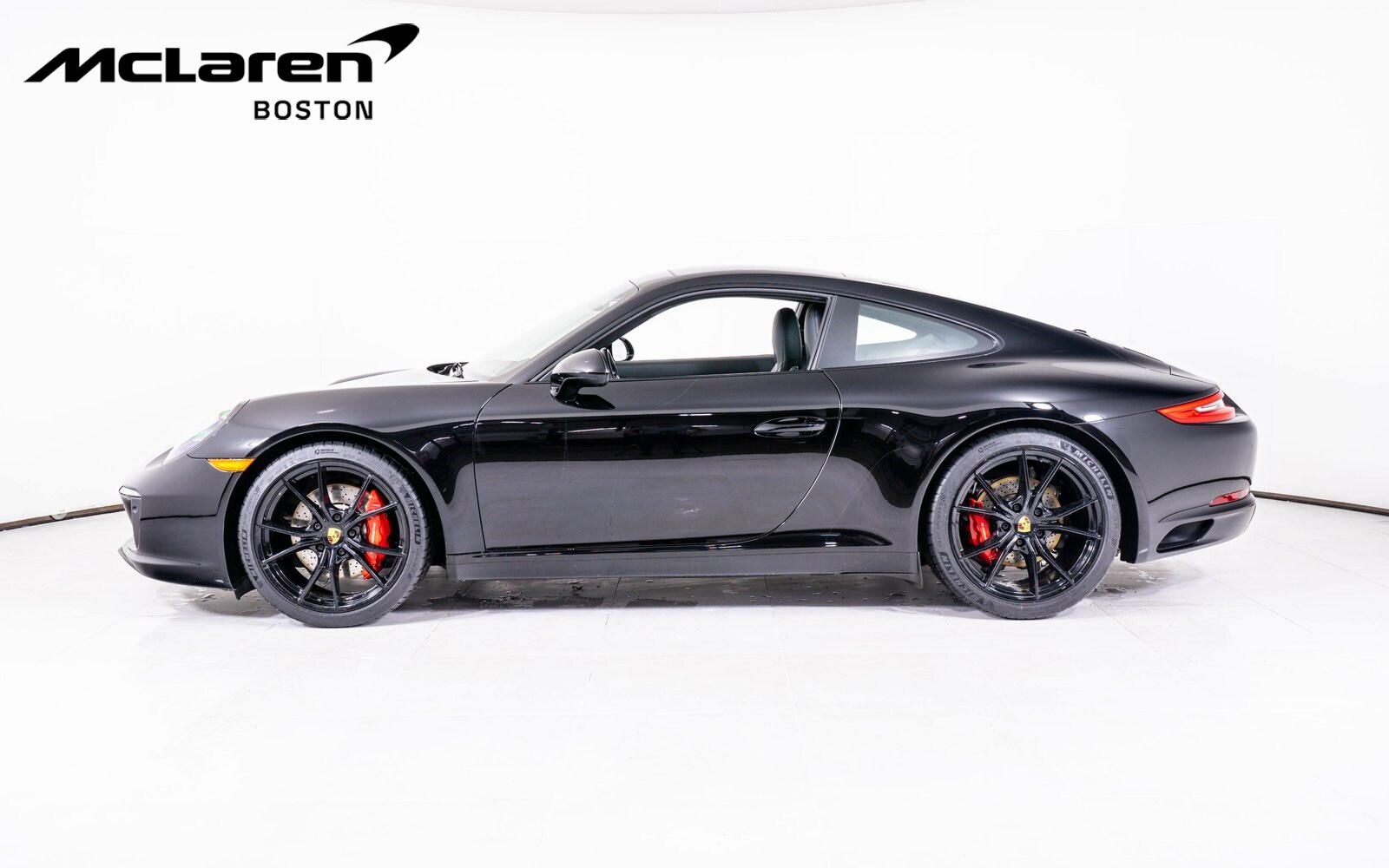 2018 Porsche 911 4S 4 GTS photo 2