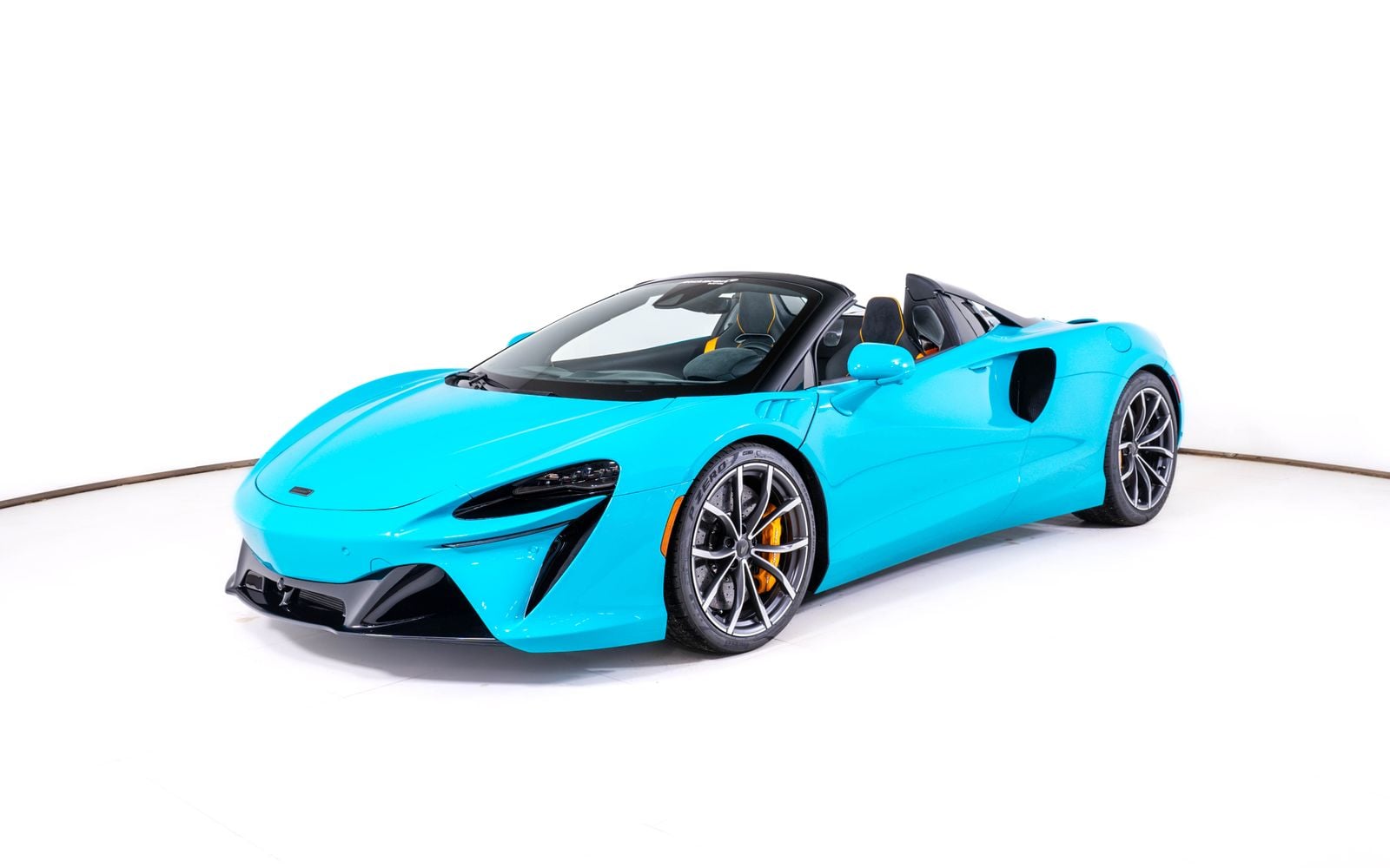 2026 McLaren Artura 3.0 Performance's photo