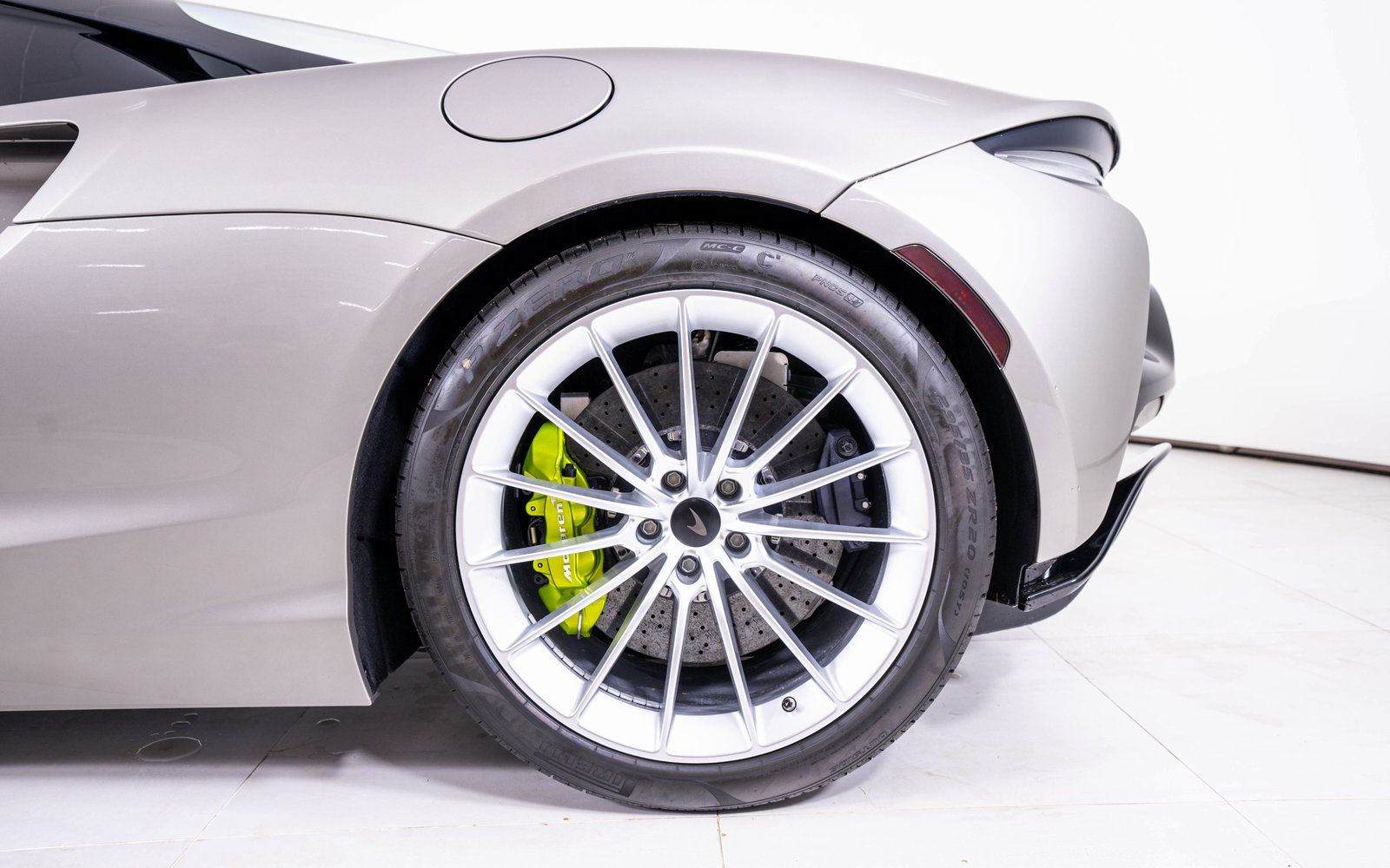 2025 McLaren Artura Vision - Photo 16