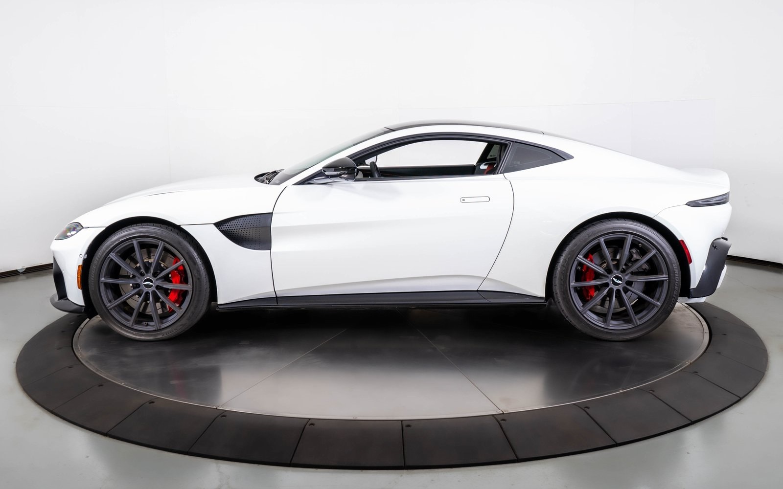 Used 2020 Aston Martin Vantage Base with VIN SCFSMGAW4LGN03472 for sale in Norwell, MA