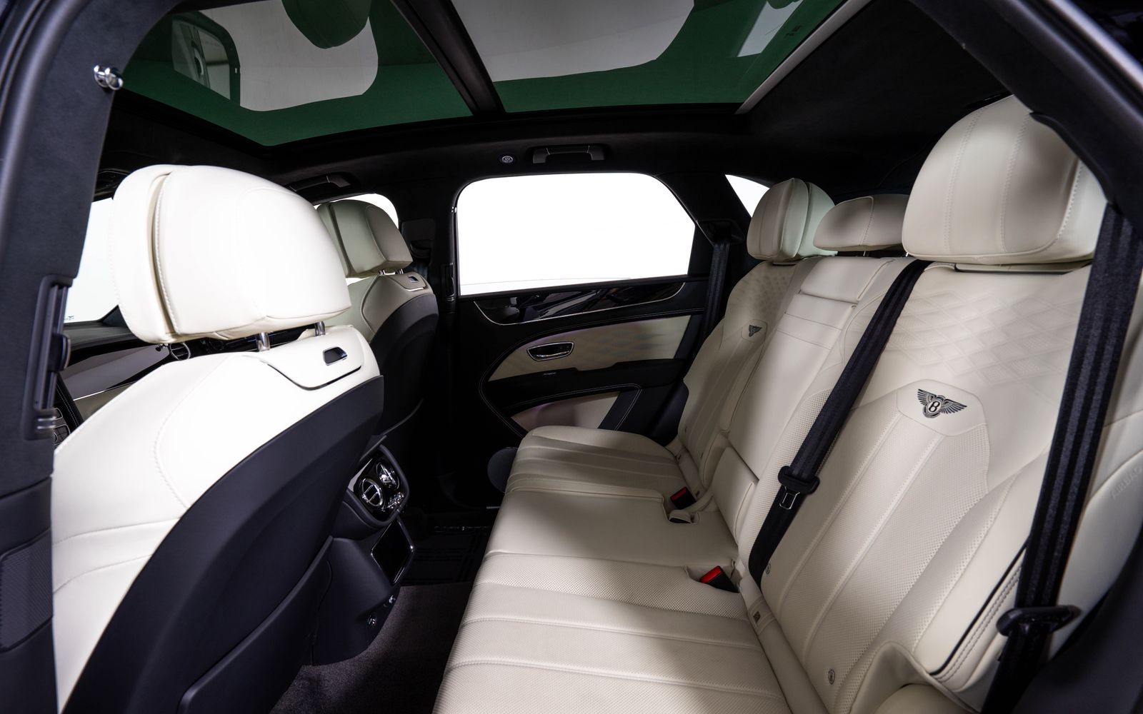 2025 Bentley Bentayga Azure - Photo 20