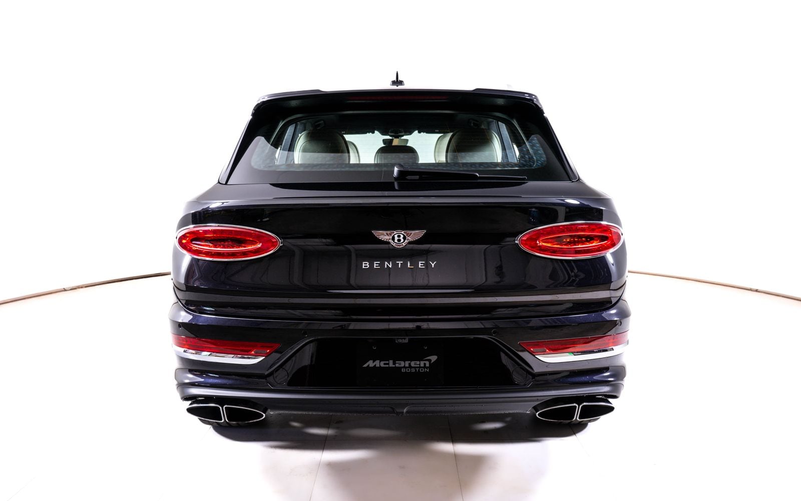 2025 Bentley Bentayga Azure - Photo 4