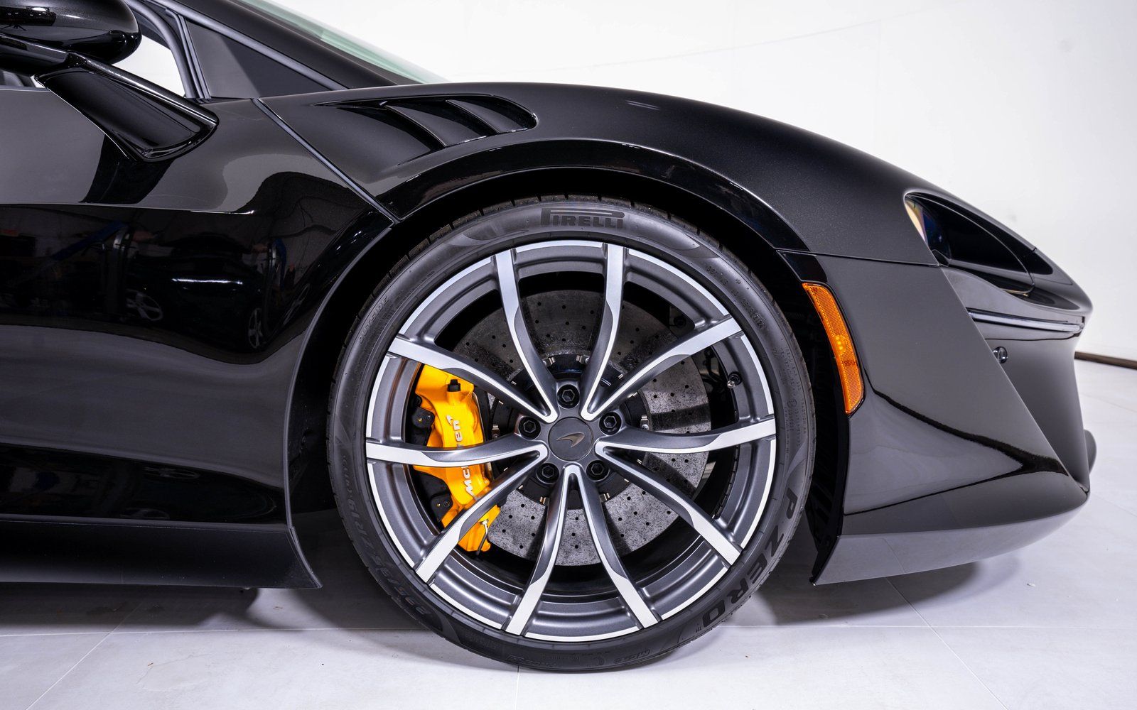 2025 McLaren Artura Performance - Photo 17