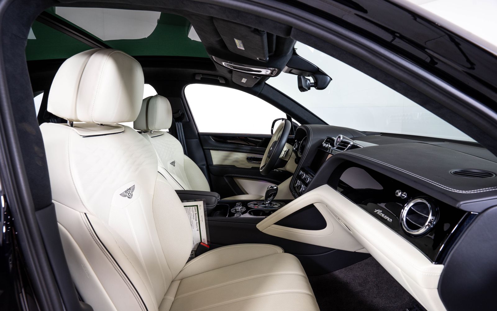 2025 Bentley Bentayga Azure - Photo 17