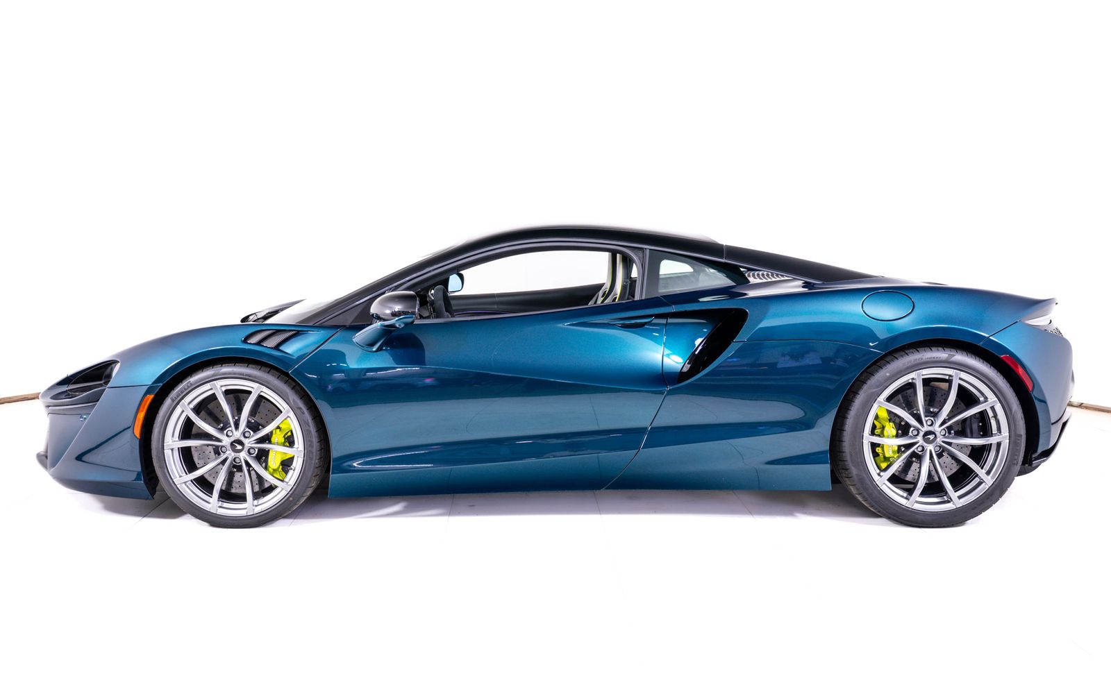 Certified 2023 McLaren Artura Vision with VIN SBM16AEA7PW001719 for sale in Norwell, MA