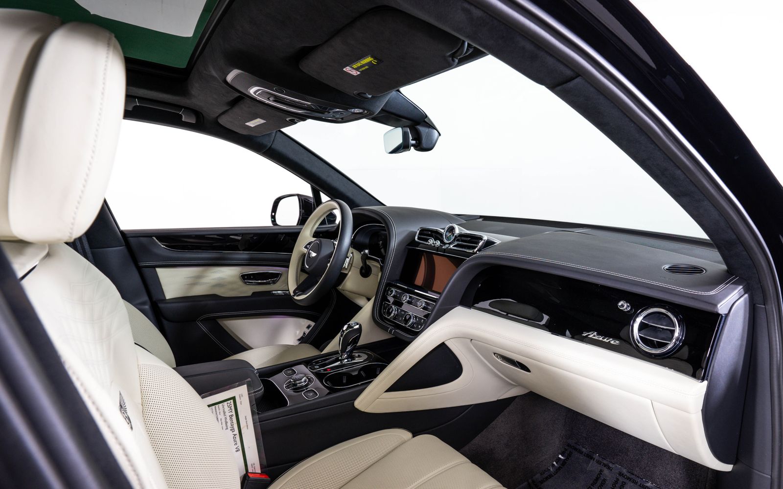 2025 Bentley Bentayga Azure - Photo 18