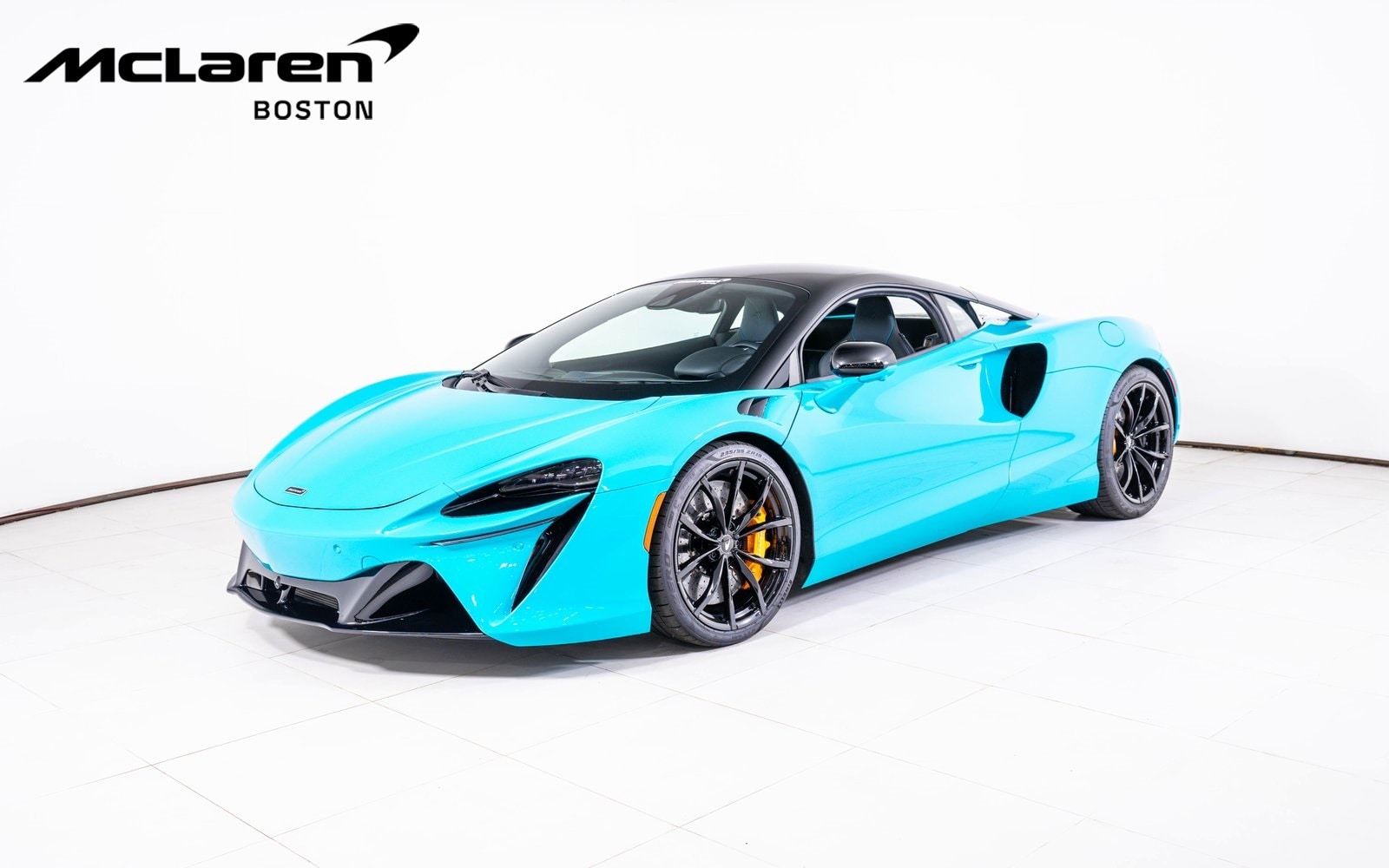 2023 McLaren Artura Techlux