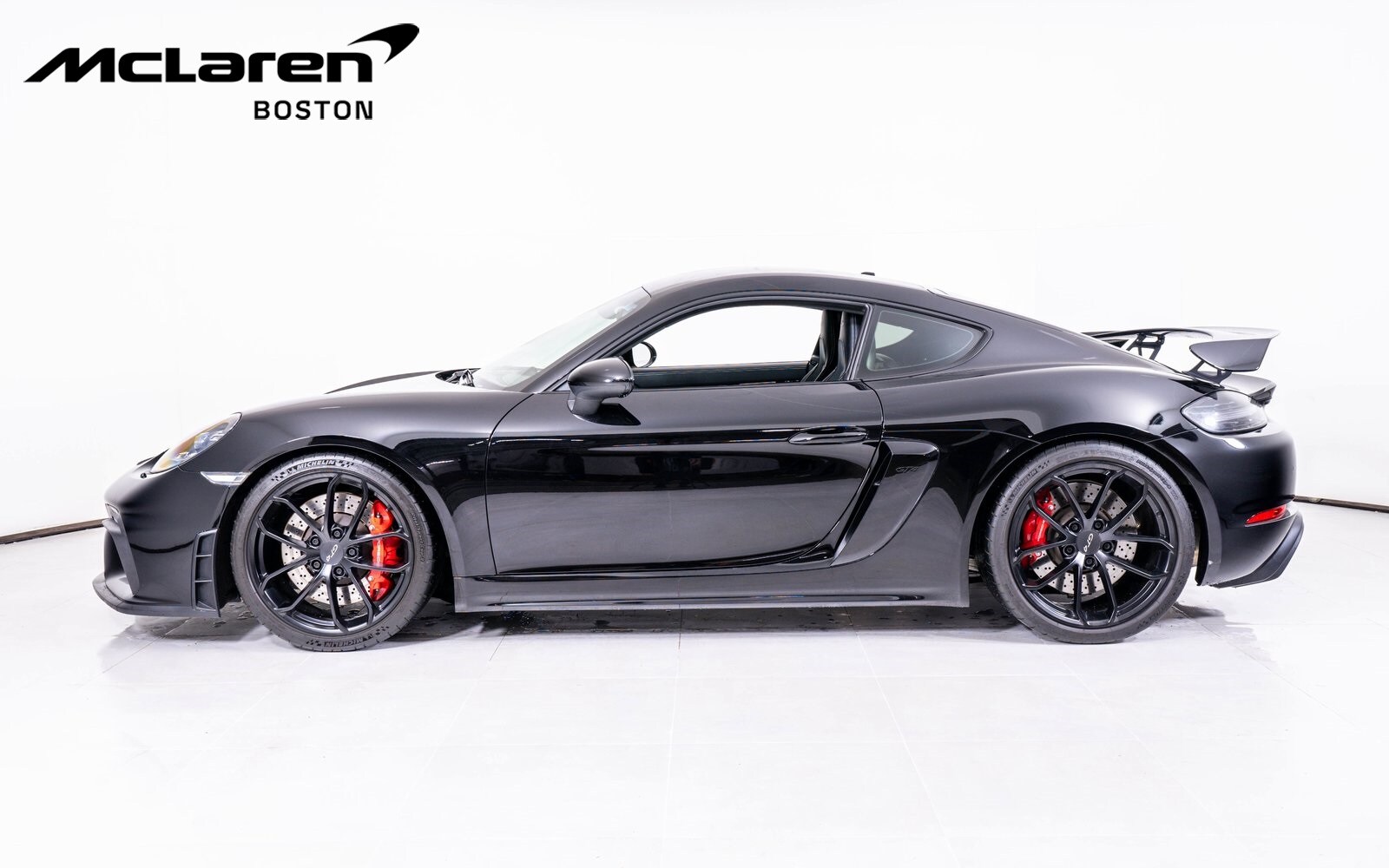 2021 Porsche Cayman GT4 photo 2