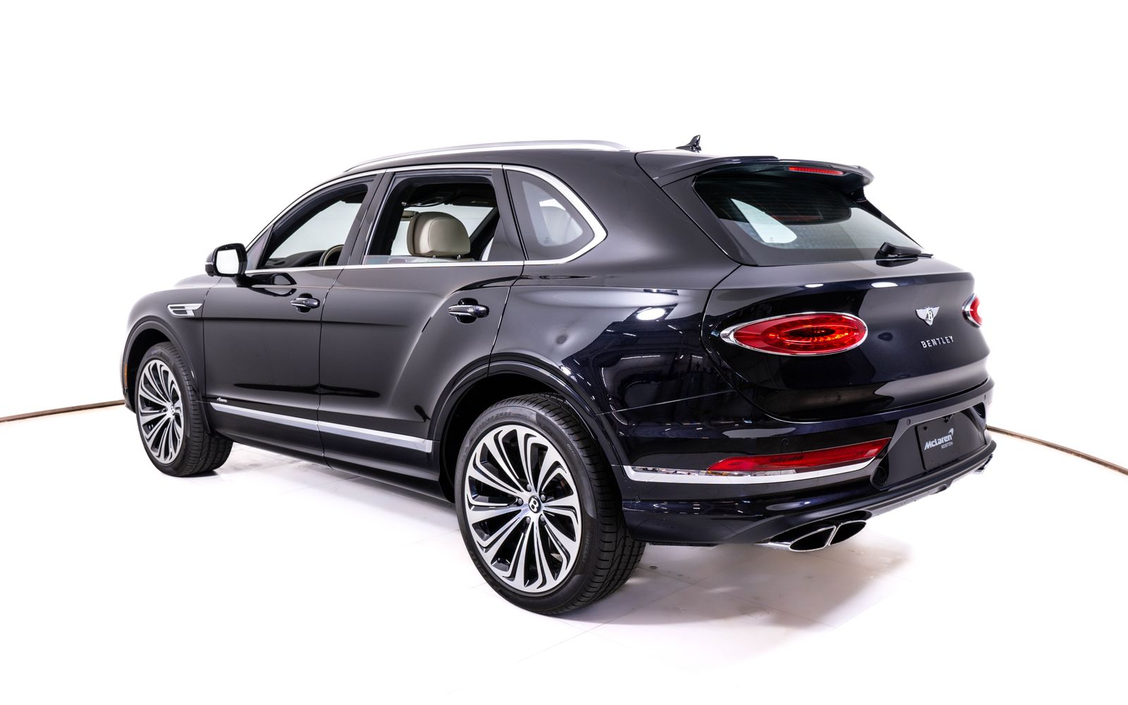 2025 Bentley Bentayga Azure - Photo 3