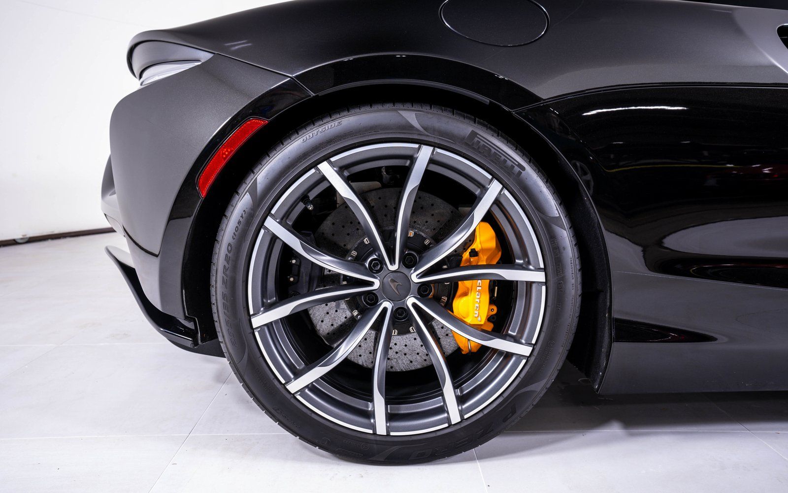 2025 McLaren Artura Performance - Photo 16