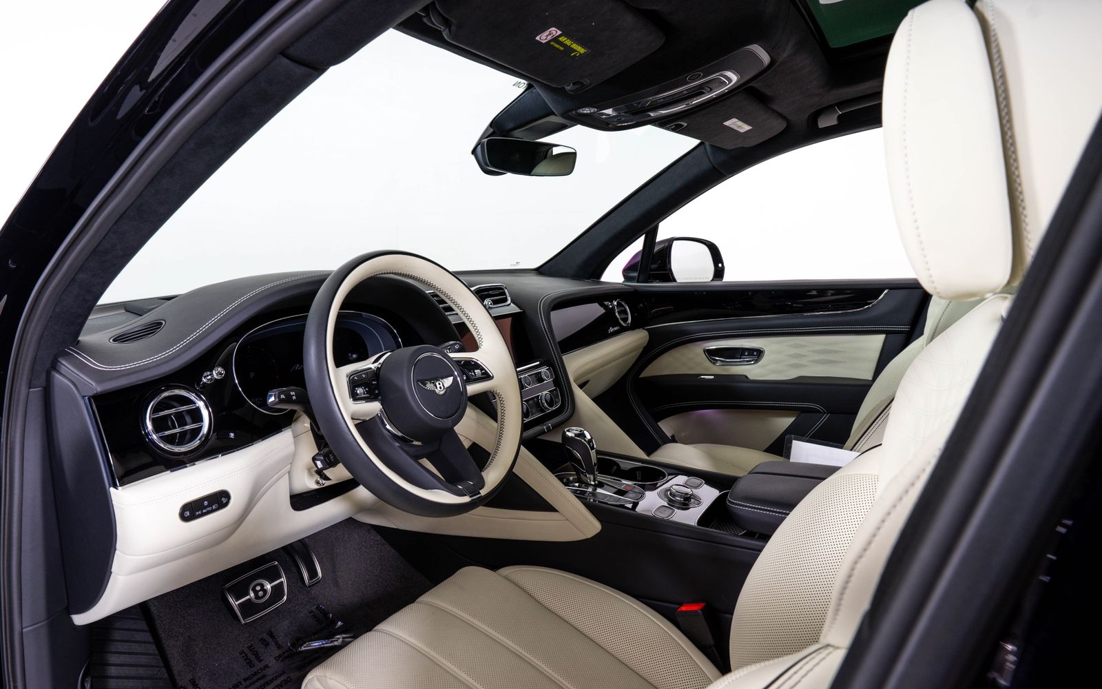2025 Bentley Bentayga Azure - Photo 15