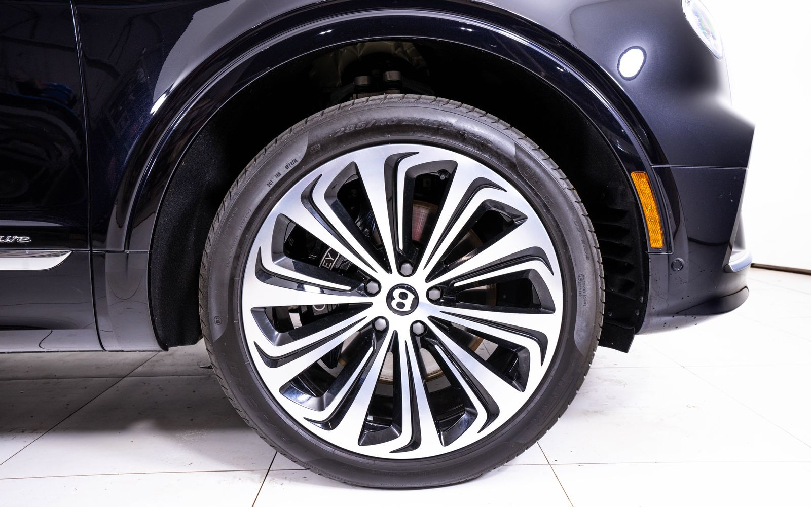 2025 Bentley Bentayga Azure - Photo 13