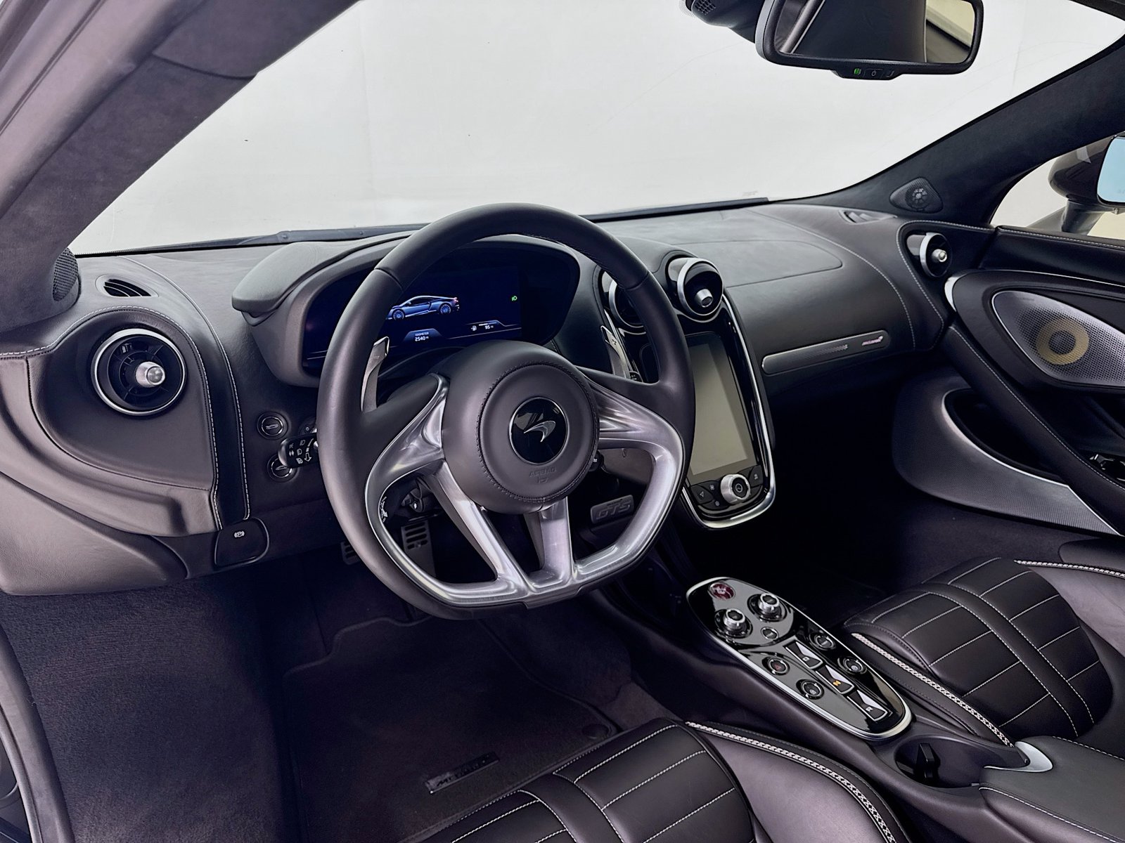 2025 McLaren GTS Base - Photo 11