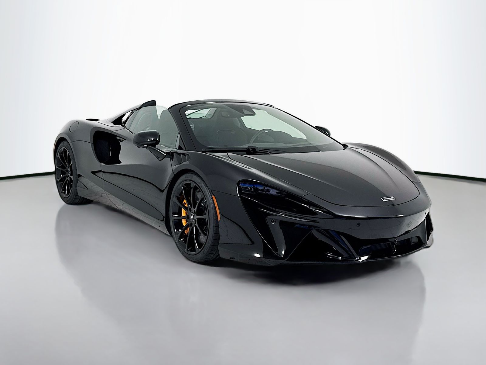 2026 McLaren Artura's photo