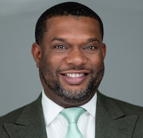 Staff member Brian Simmons from ID_de0c7d97f9b4