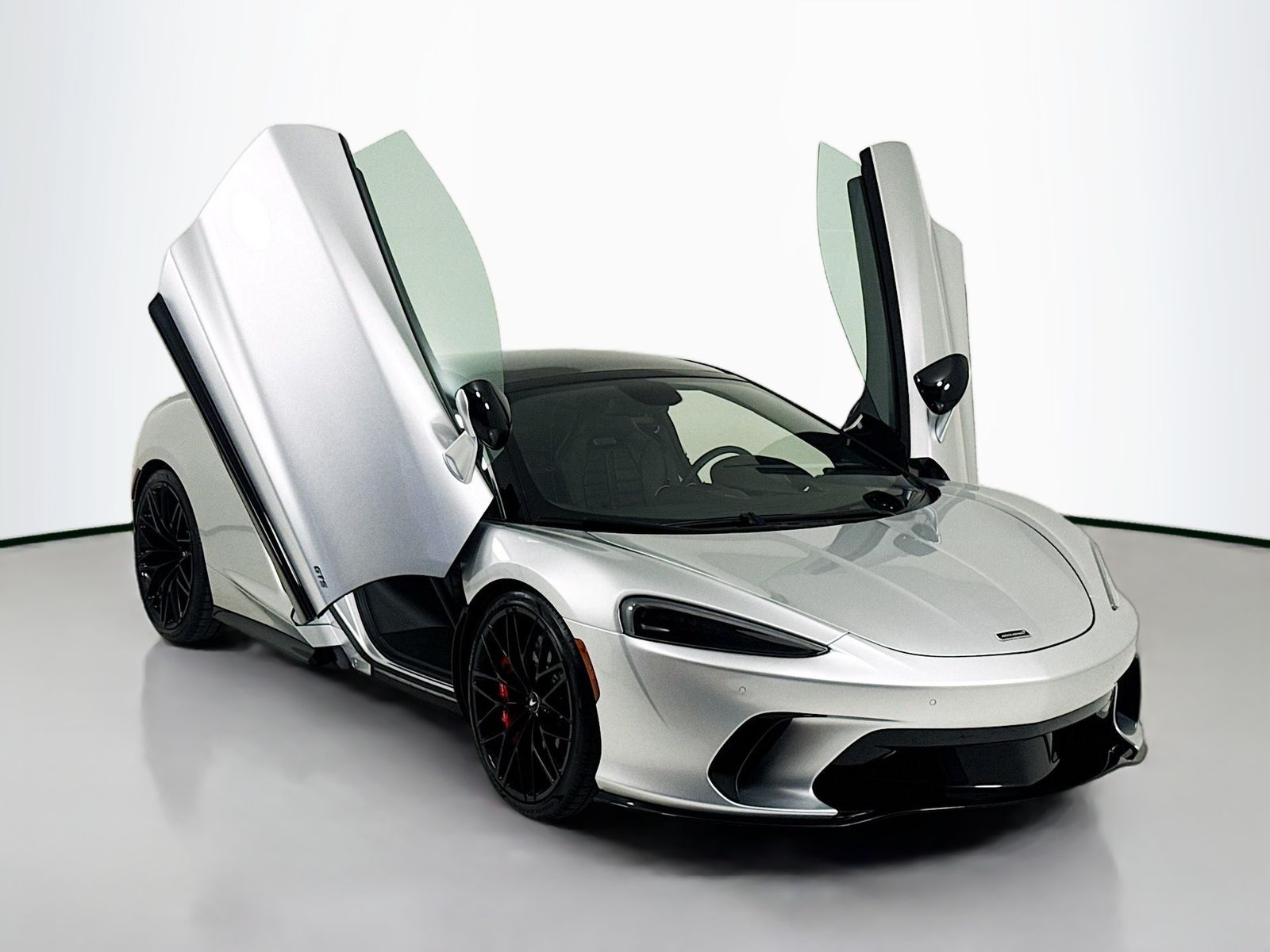 2025 McLaren GTS -'s photo