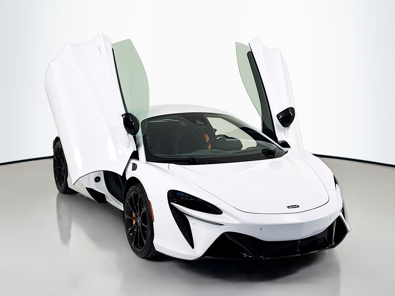 2026 McLaren Artura's photo