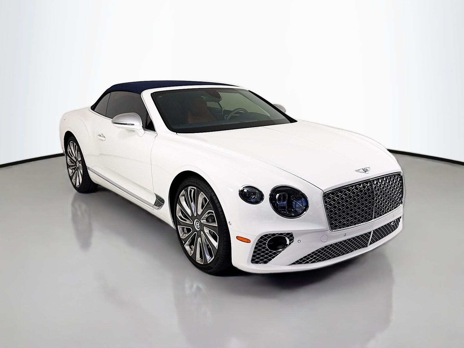 2023 Bentley Continental GT V8 Mulliner's photo