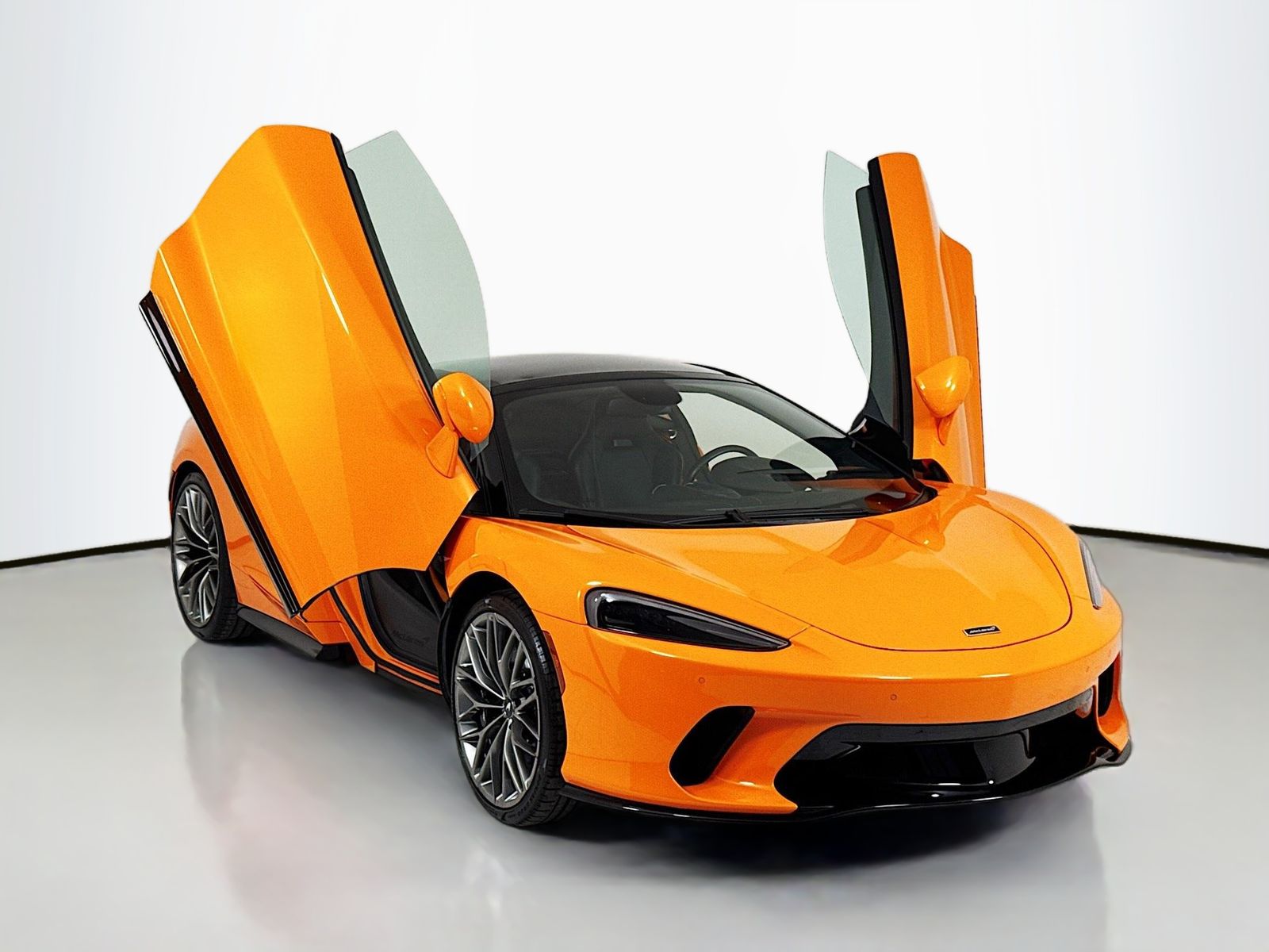 2023 McLaren GT Base