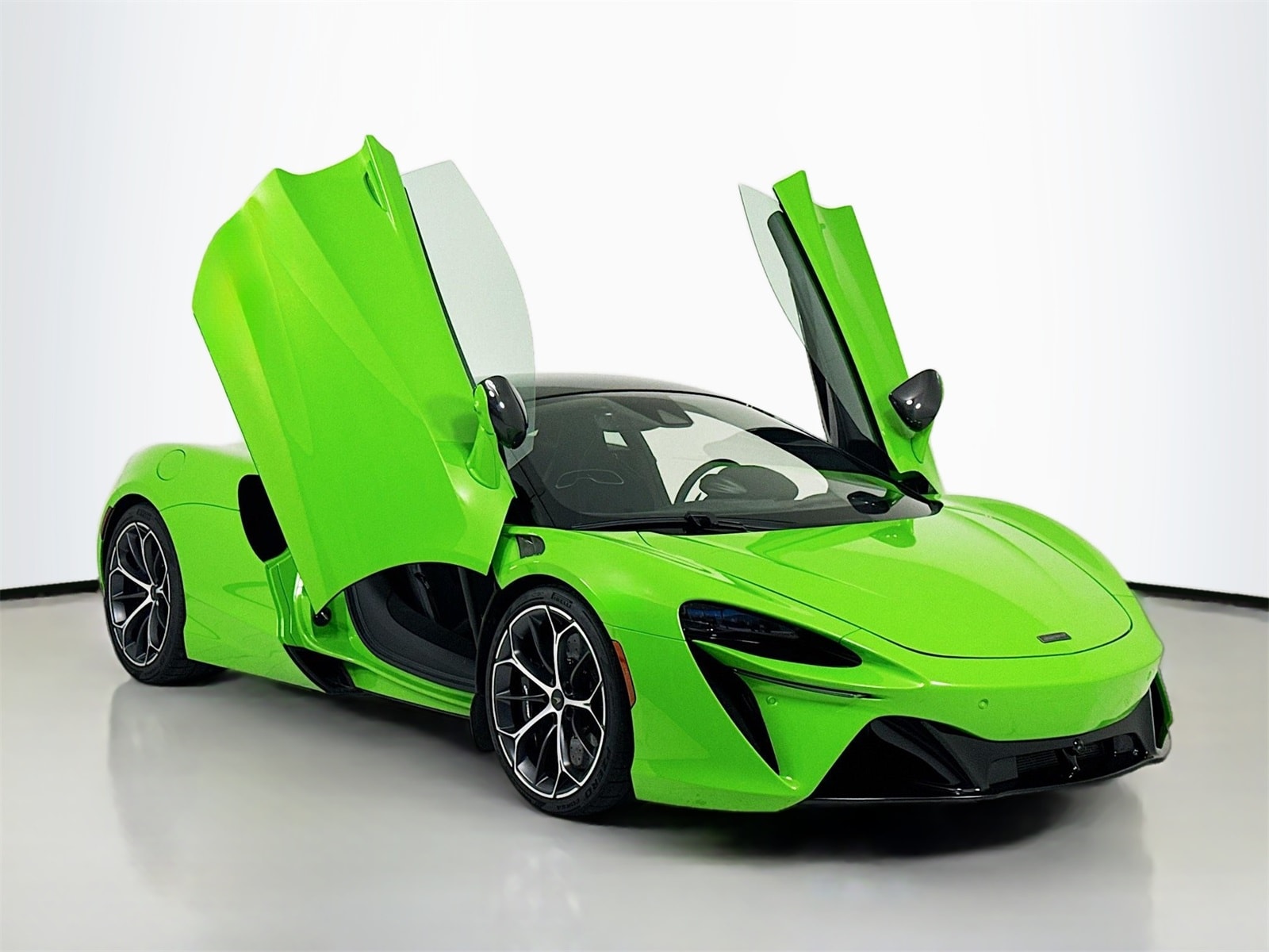 2025 McLaren Artura Performance's photo