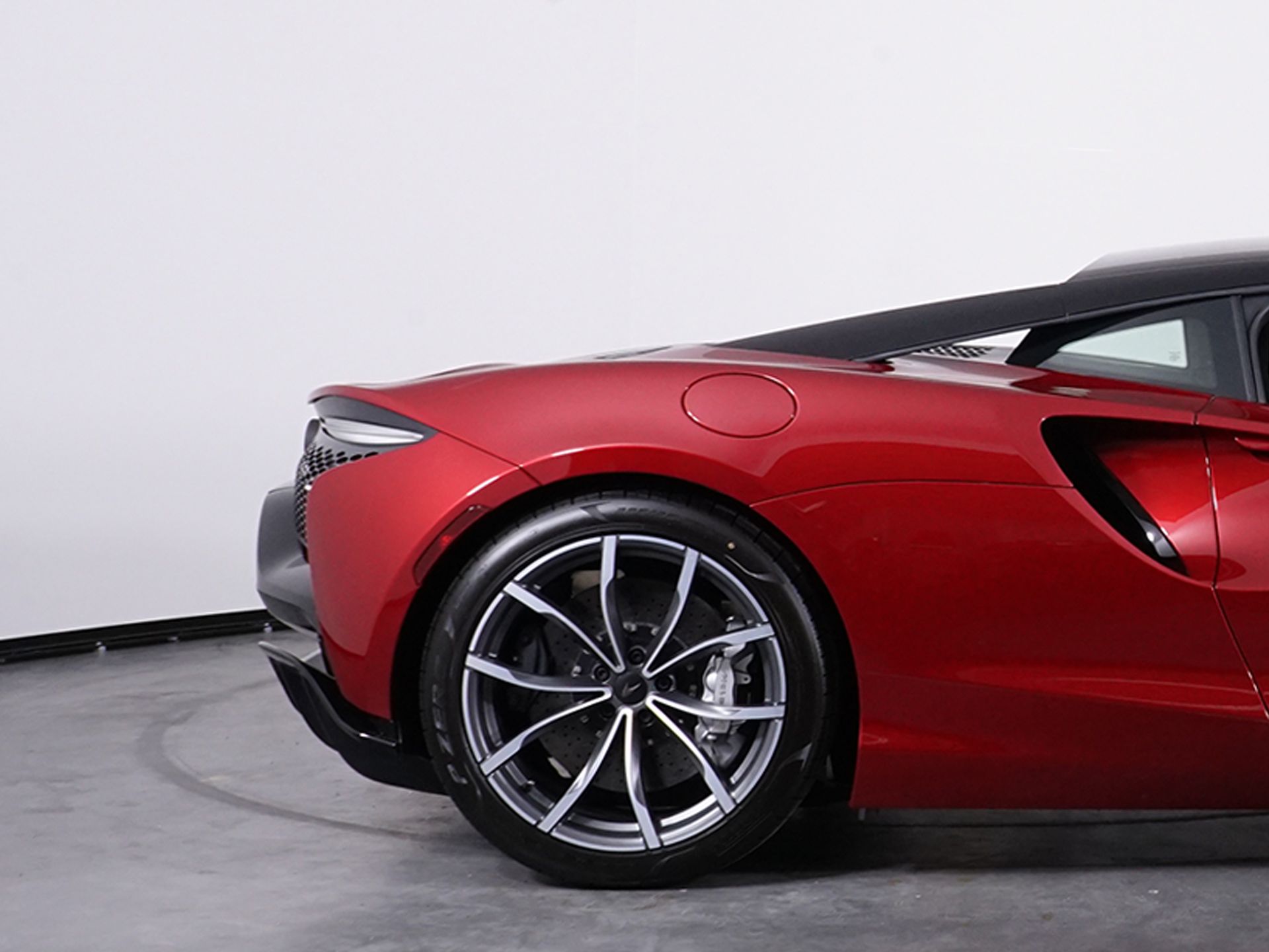 2026 McLaren Artura - Photo 14