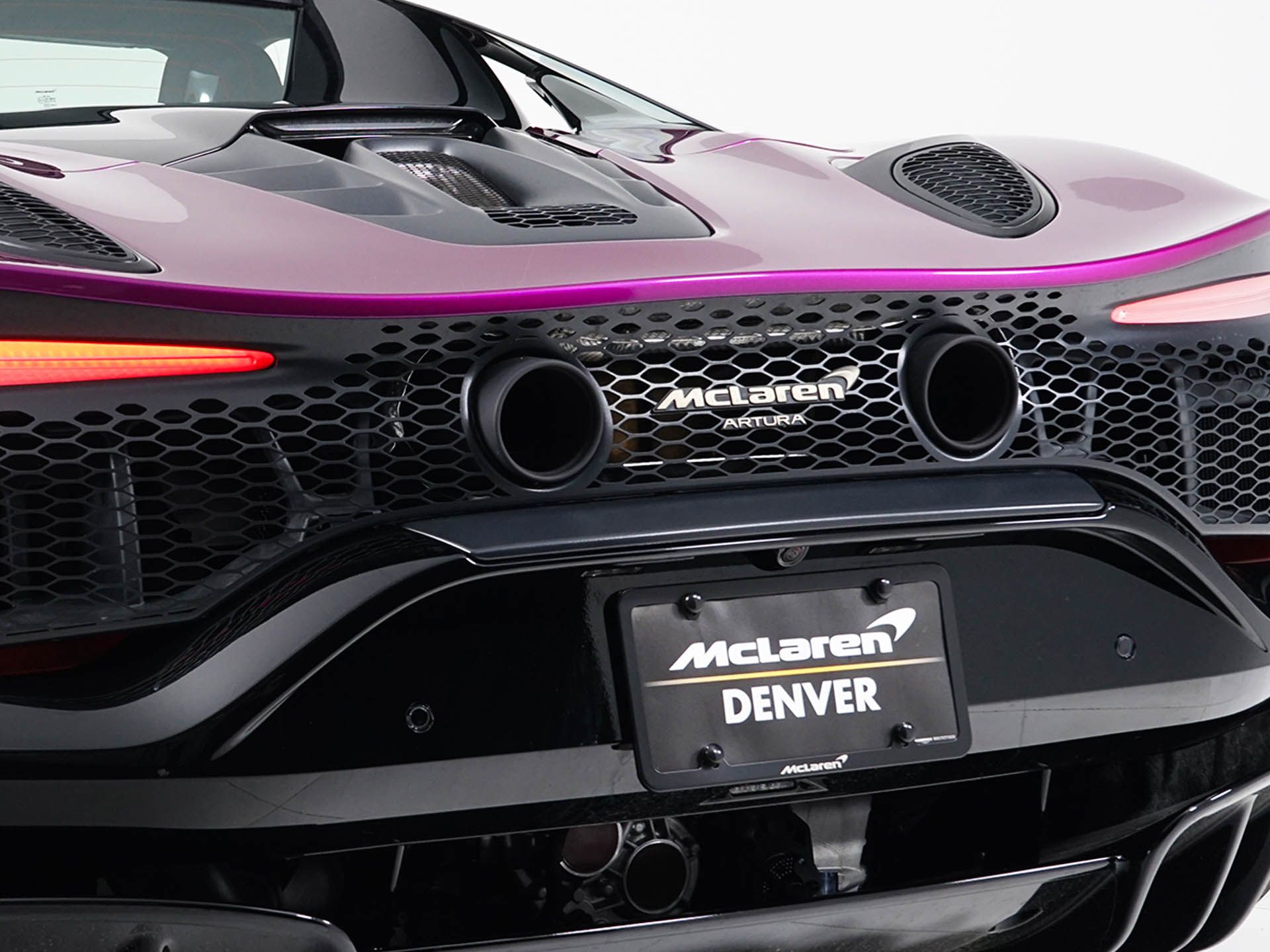 2026 McLaren Artura - Photo 19