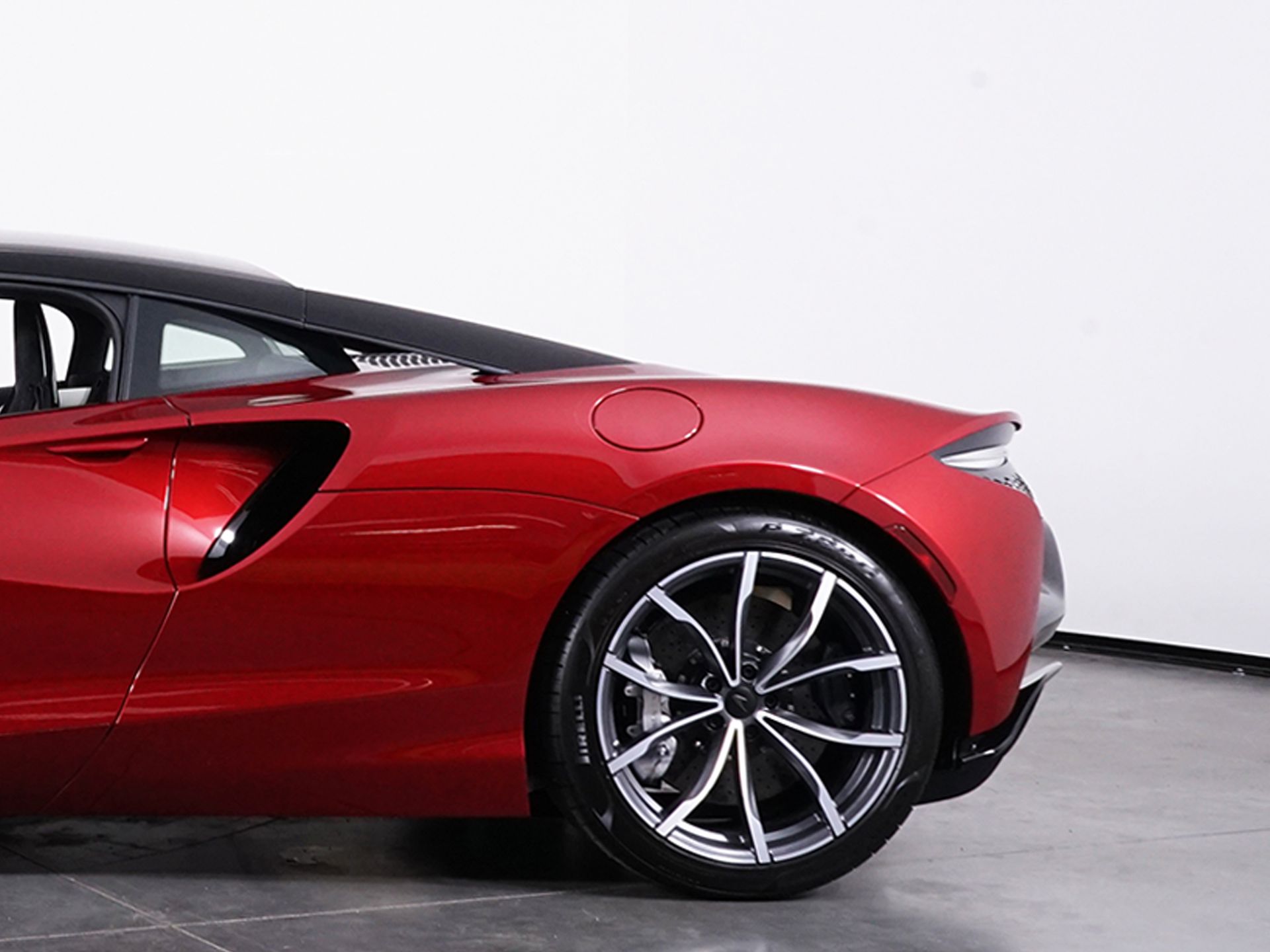 2026 McLaren Artura - Photo 13