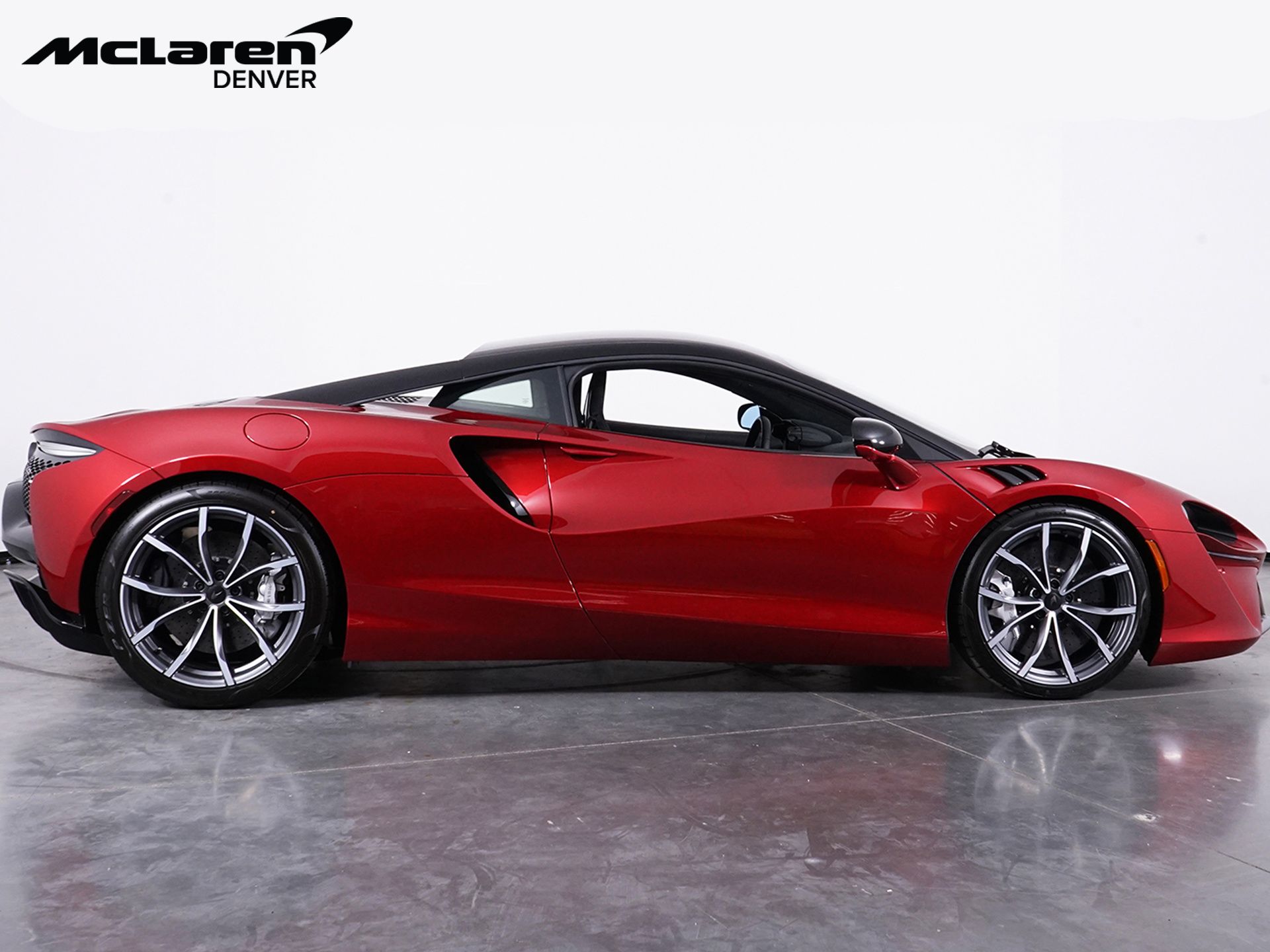 2026 McLaren Artura - Photo 9