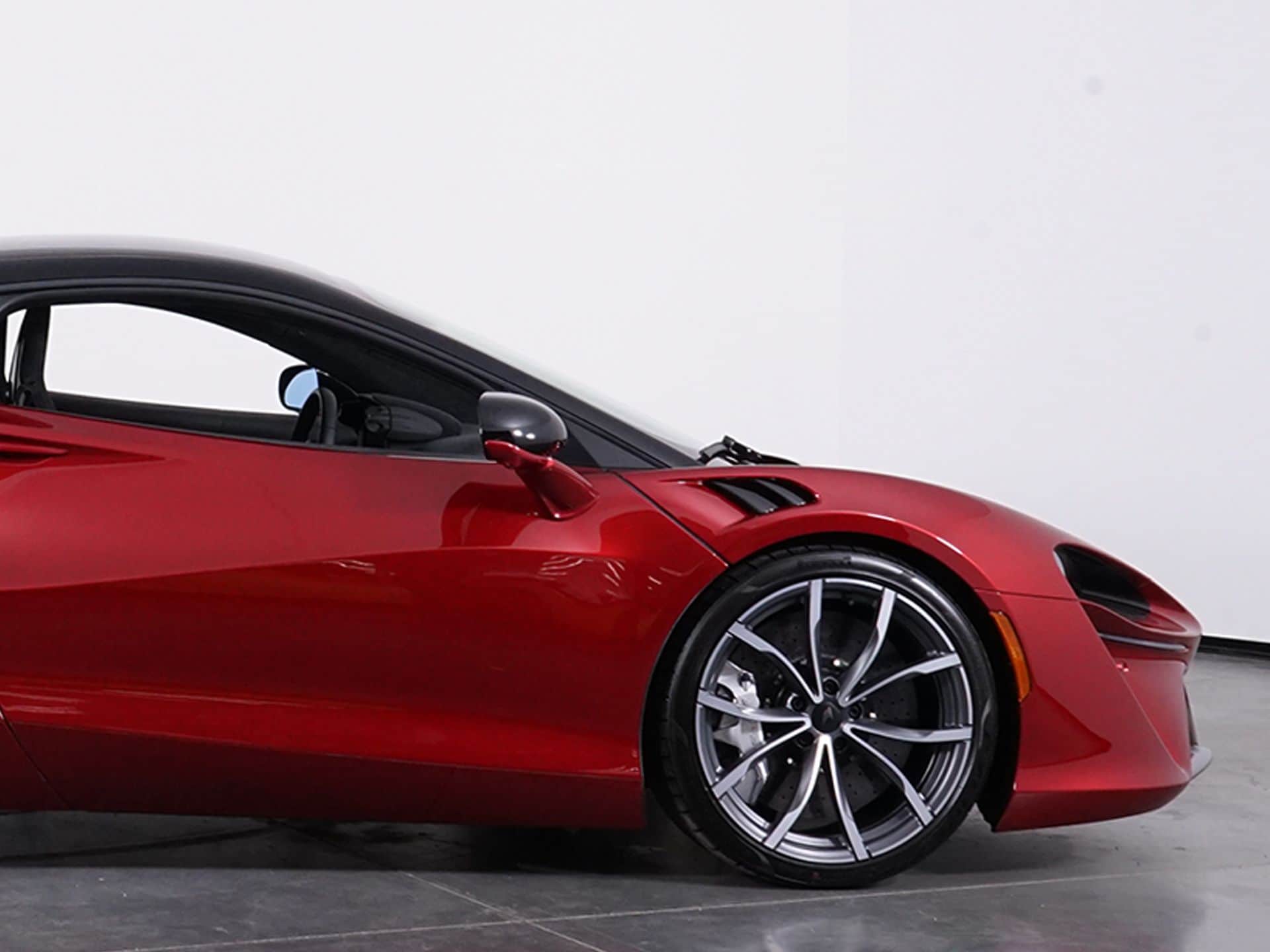 2026 McLaren Artura - Photo 15