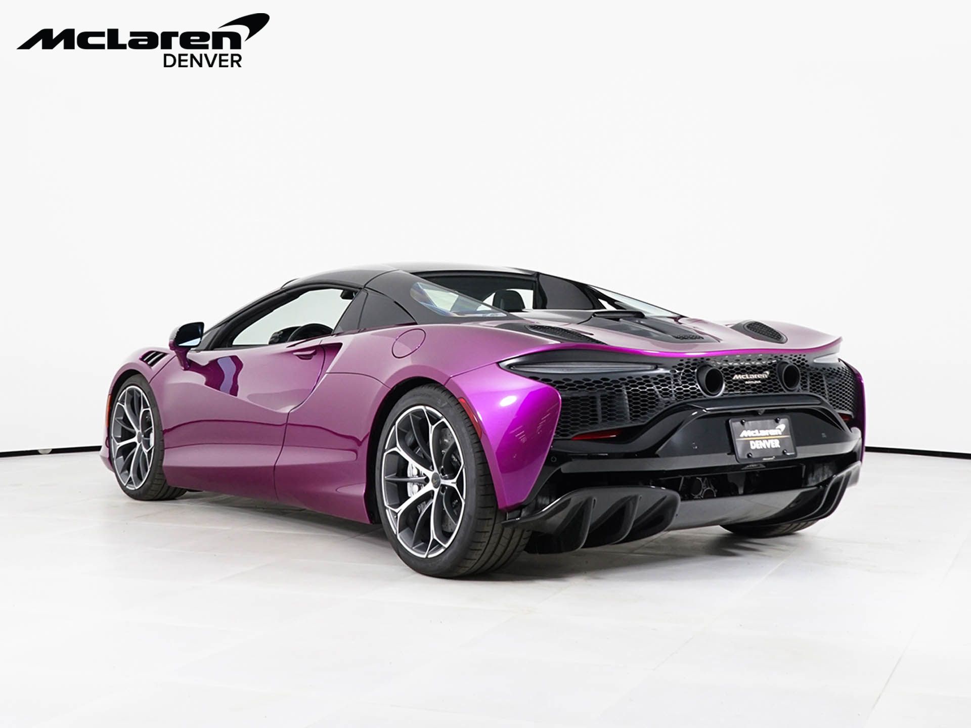 2026 McLaren Artura - Photo 3