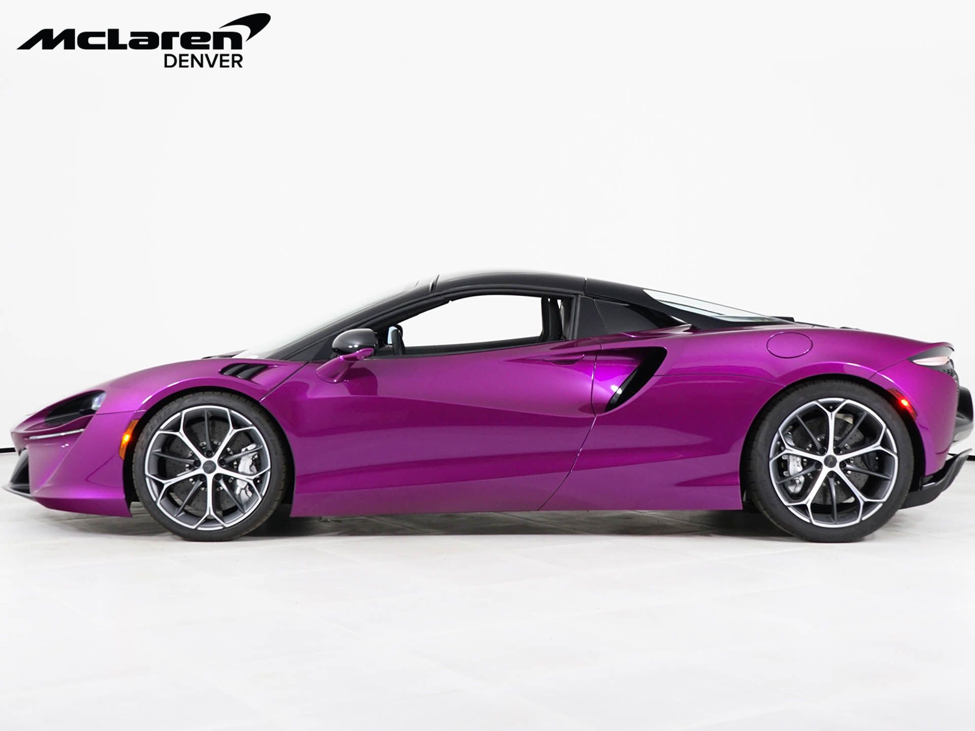 2026 McLaren Artura - Photo 2