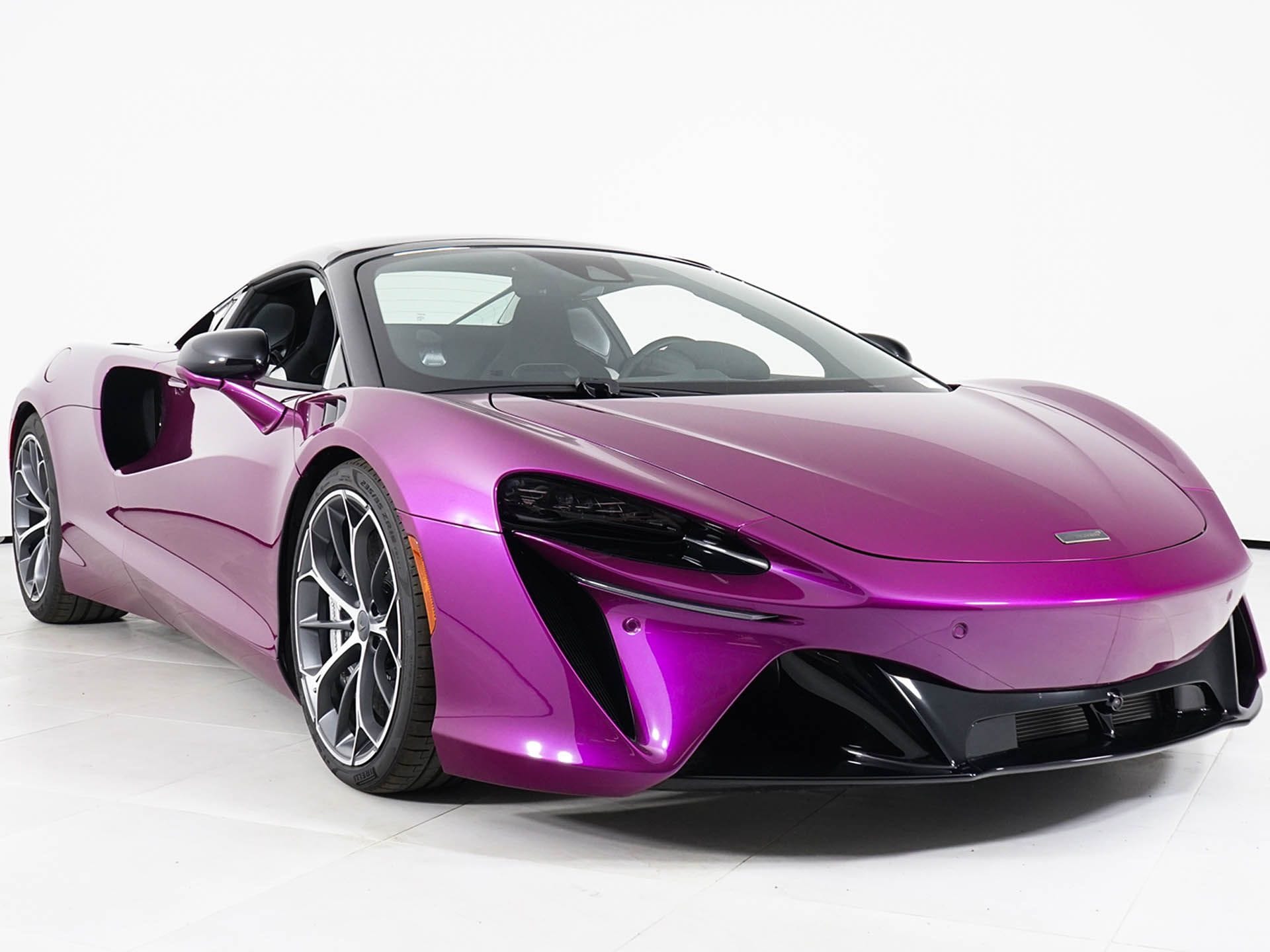 2026 McLaren Artura - Photo 17