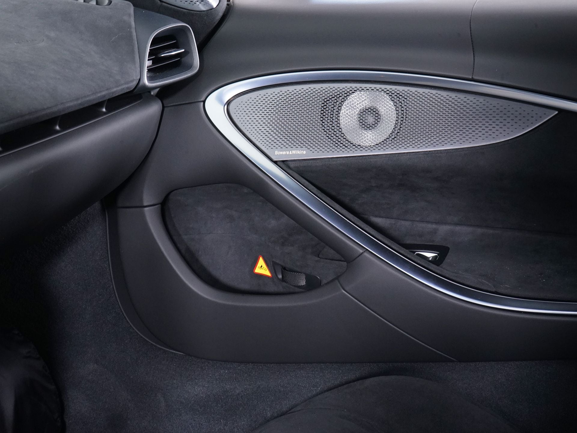 2026 McLaren Artura - Photo 23
