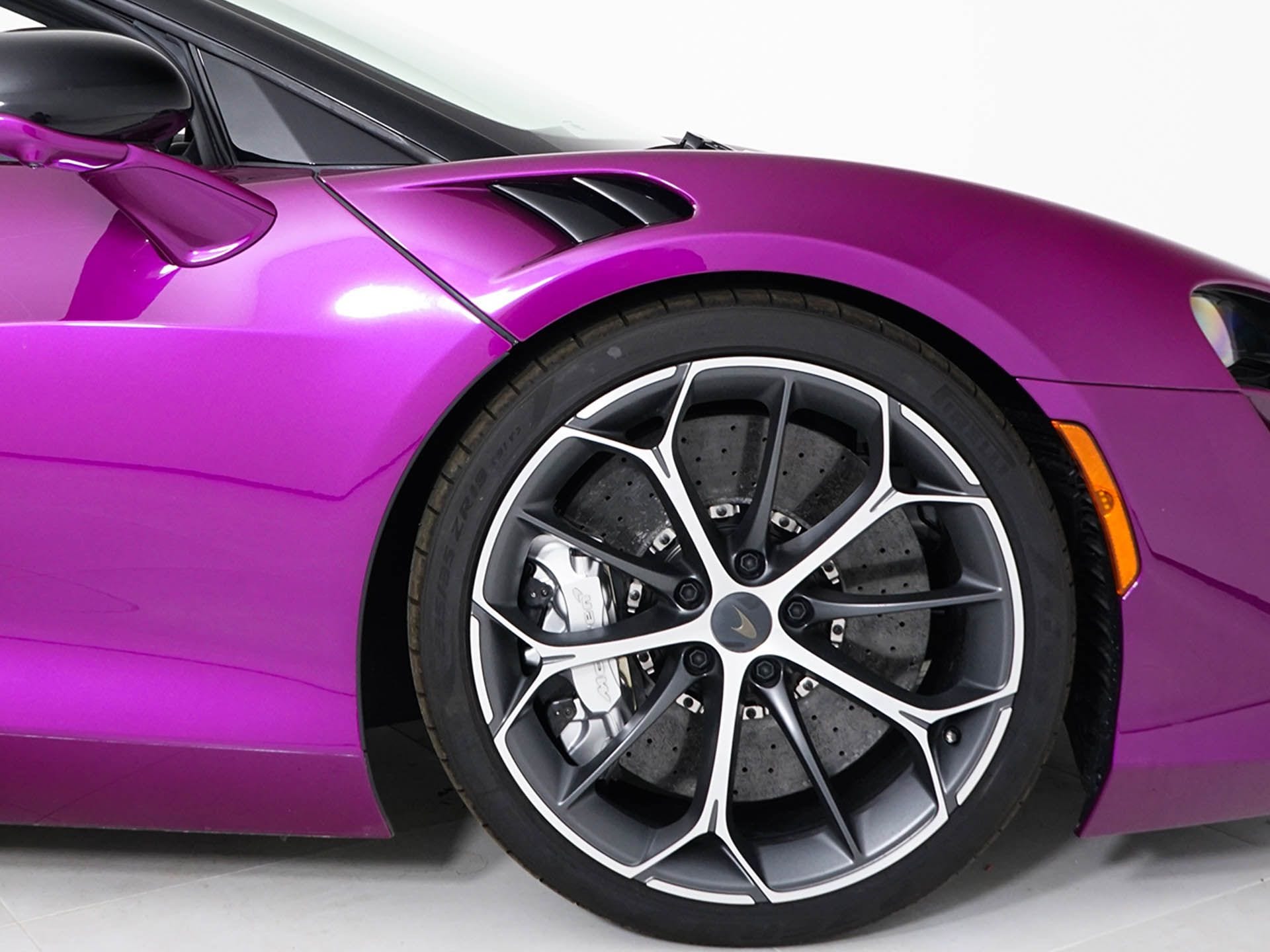 2026 McLaren Artura - Photo 16