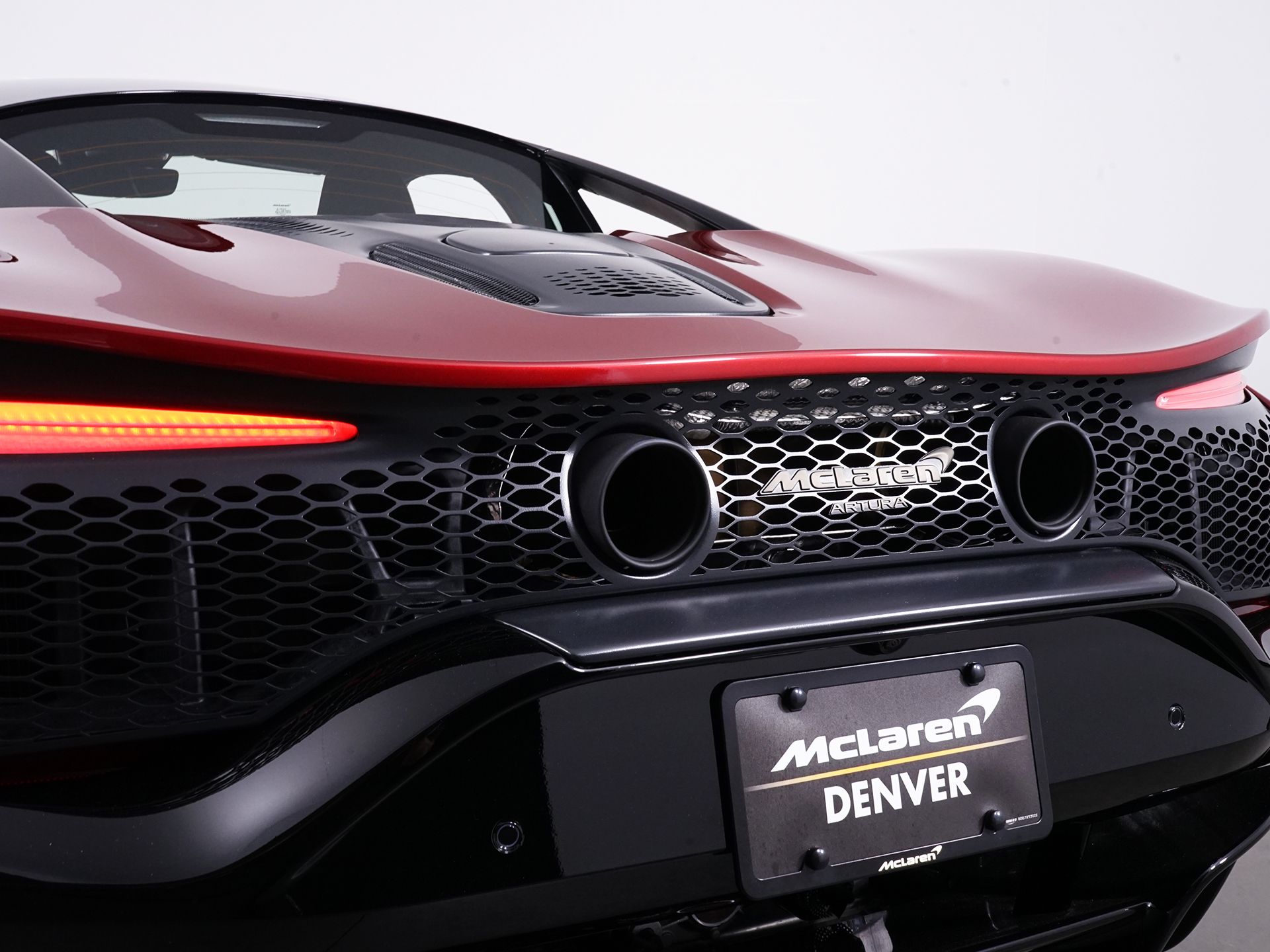2026 McLaren Artura - Photo 20