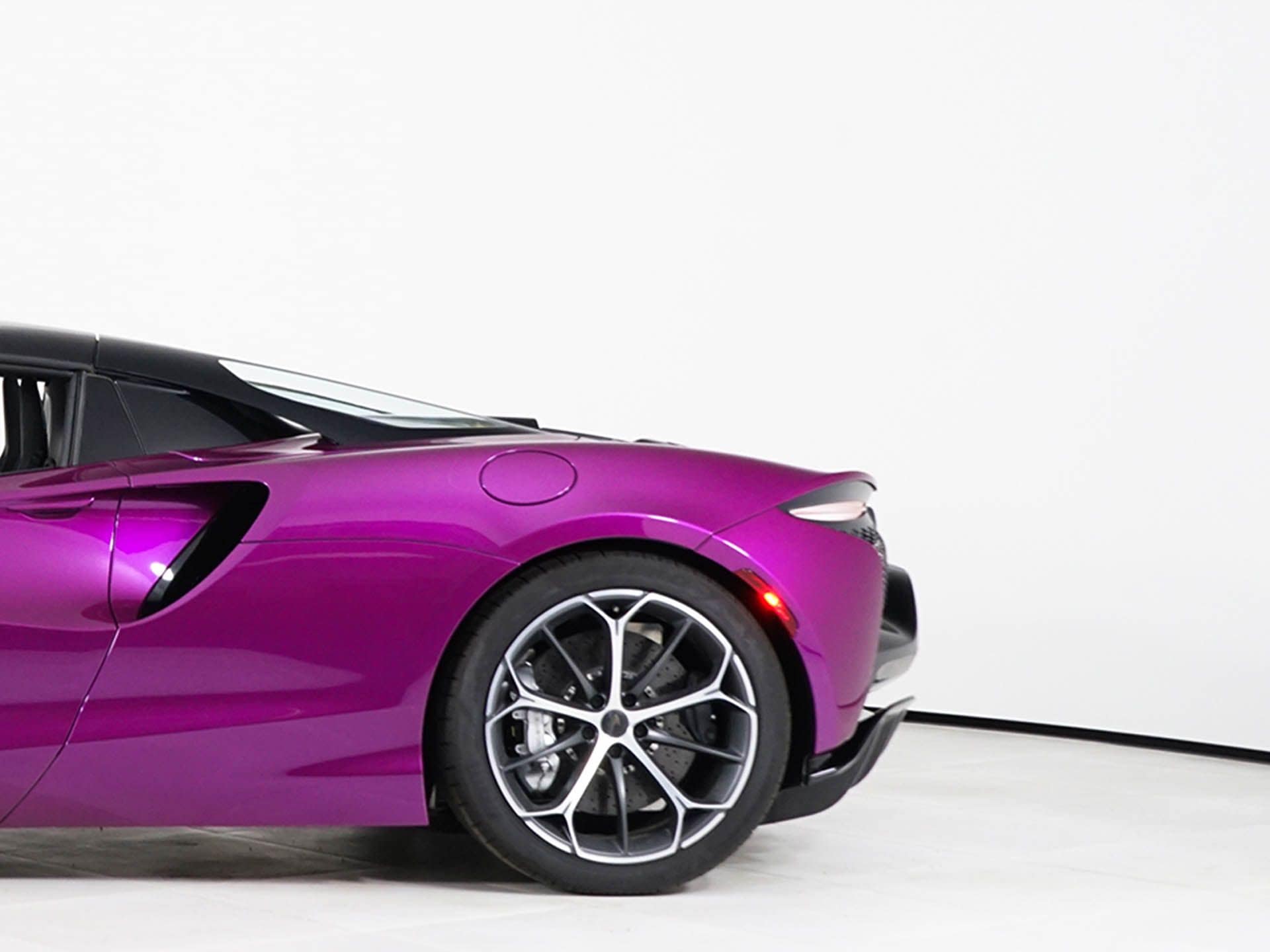 2026 McLaren Artura - Photo 13
