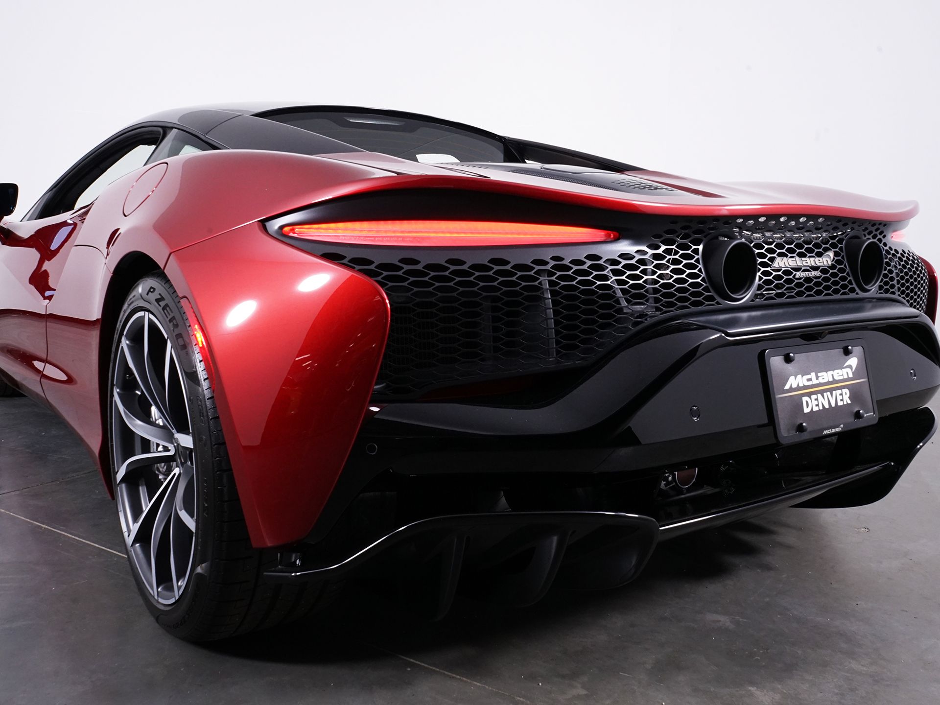 2026 McLaren Artura - Photo 19