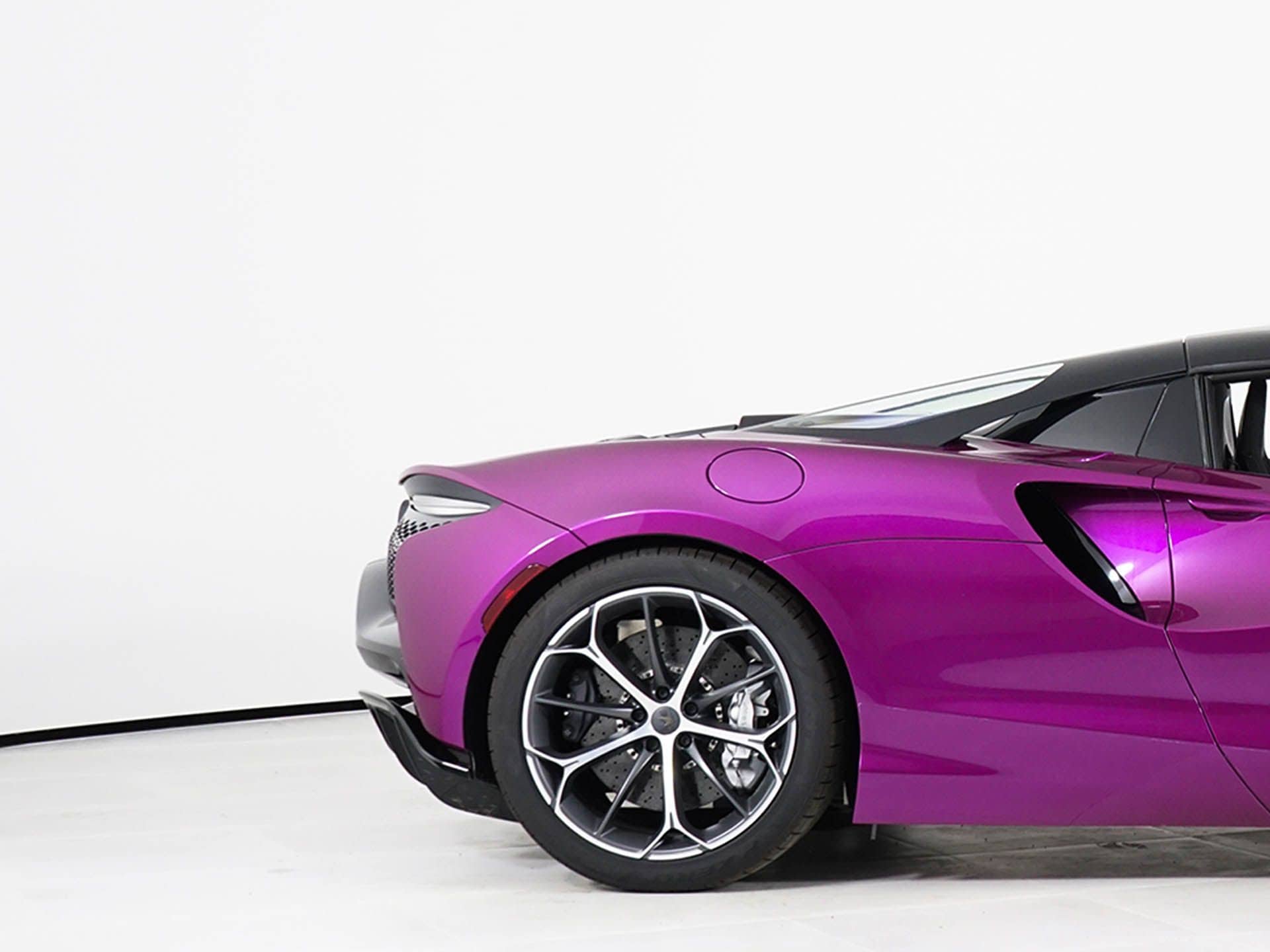 2026 McLaren Artura - Photo 14