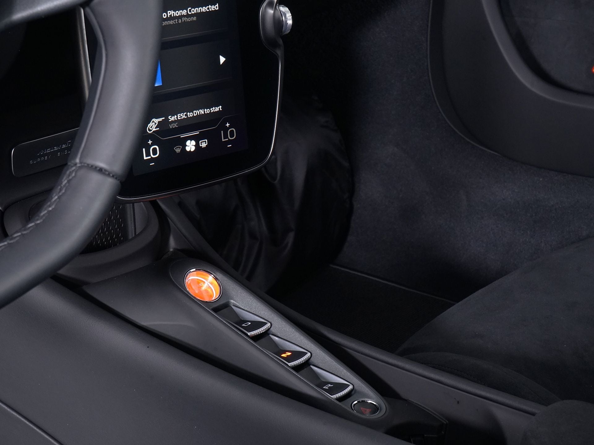 2026 McLaren Artura - Photo 28