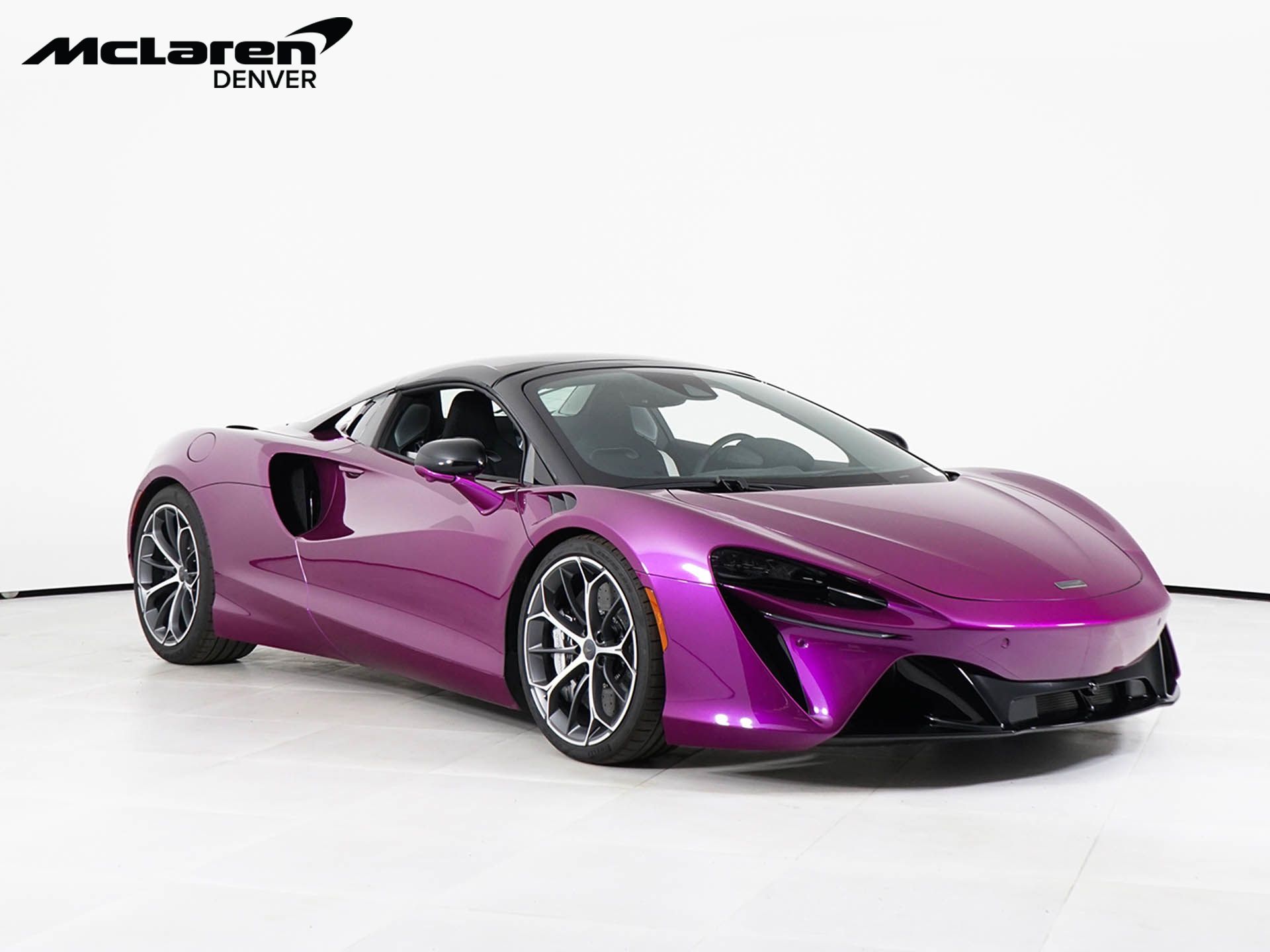 2026 McLaren Artura - Photo 10