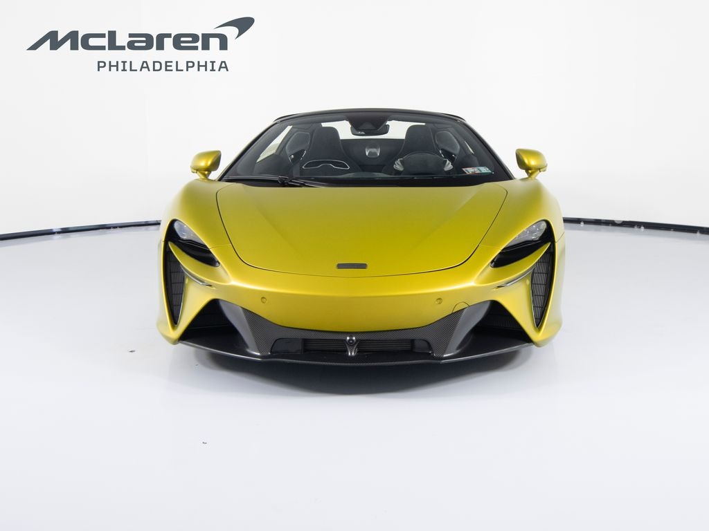 New 2025 McLaren Artura Coupe