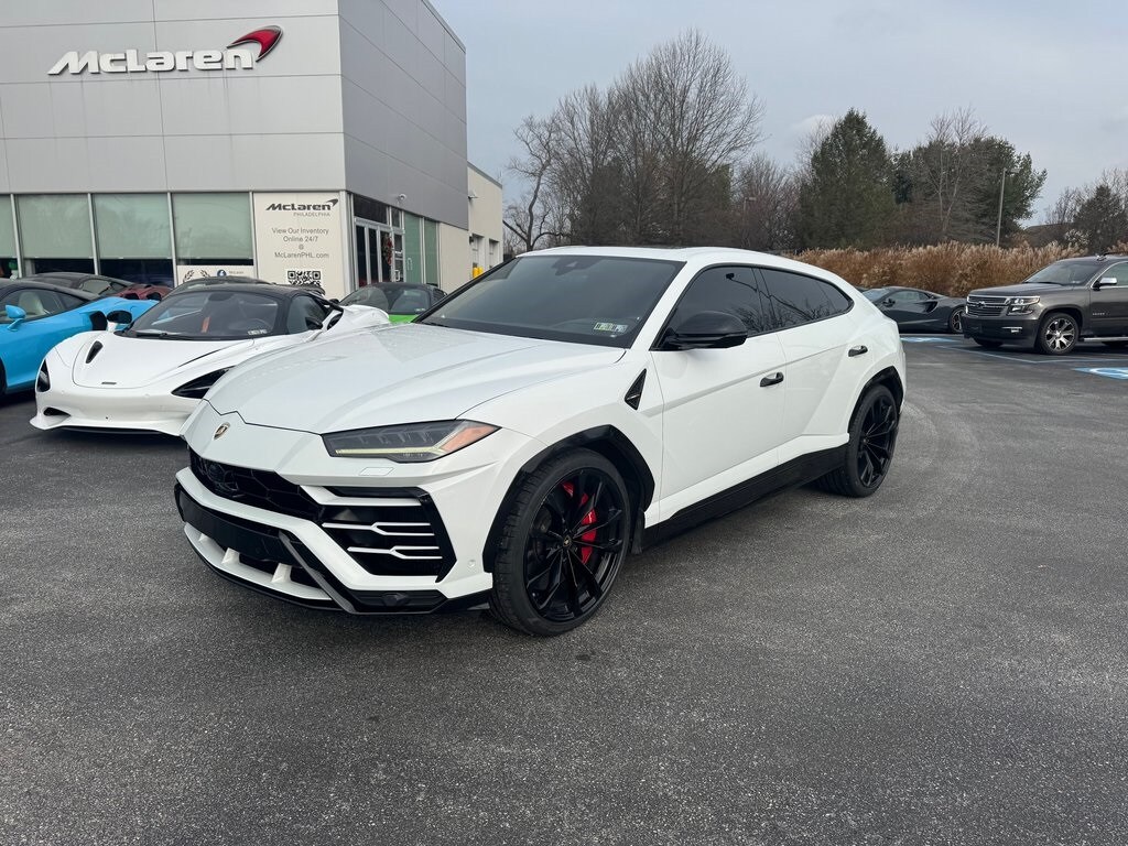 2019 Lamborghini Urus photo 2