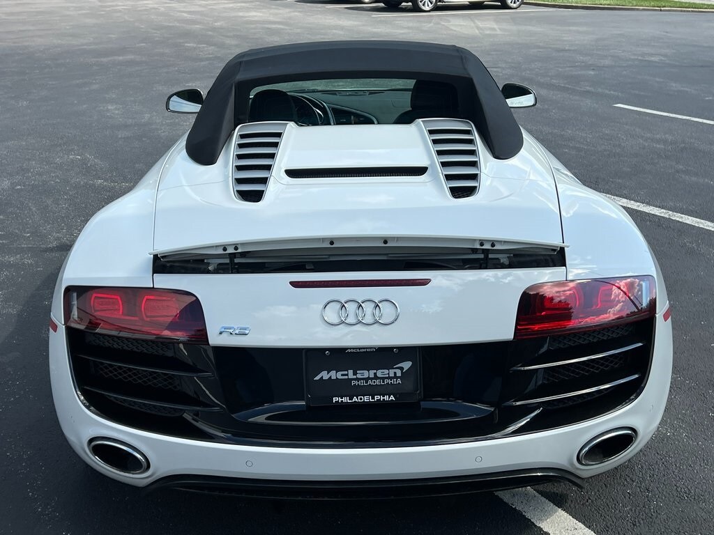 2011 Audi R8 5.2 Spyder photo 3