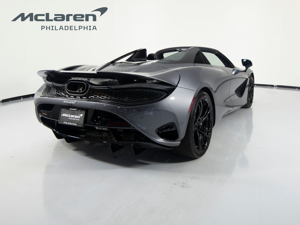 2025 McLaren 750S 4.0 V8 Spider's photo