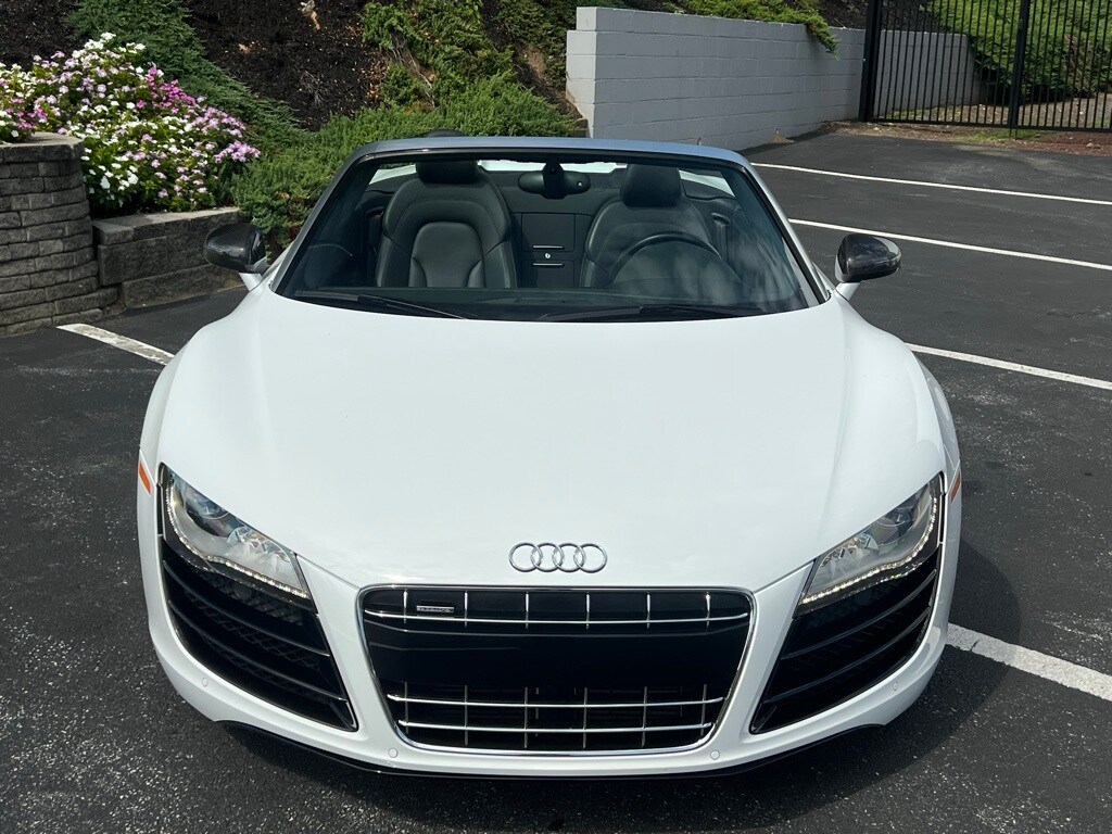 2011 Audi R8 5.2 Spyder photo 4
