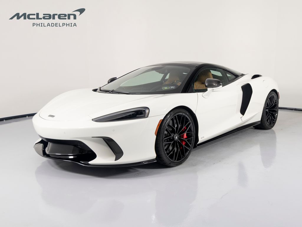 2025 McLaren GTS -'s photo