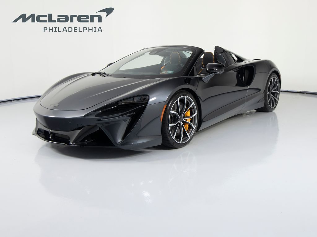 2026 McLaren Artura's photo