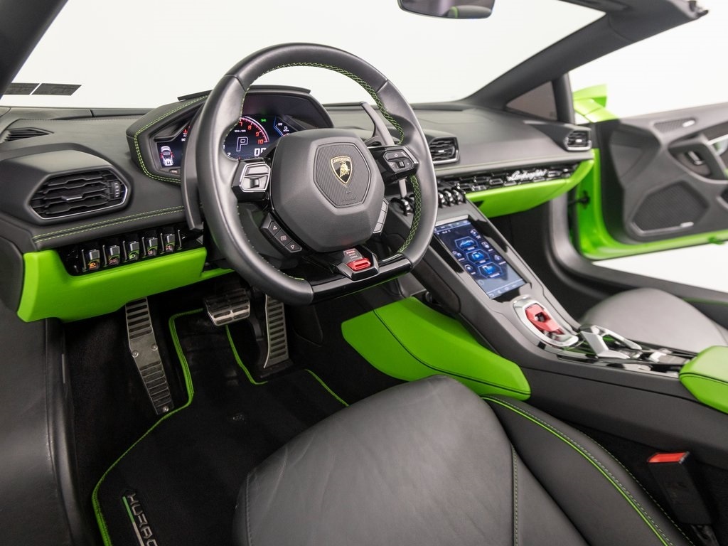 Used 2021 Lamborghini Huracan EVO  Convertible