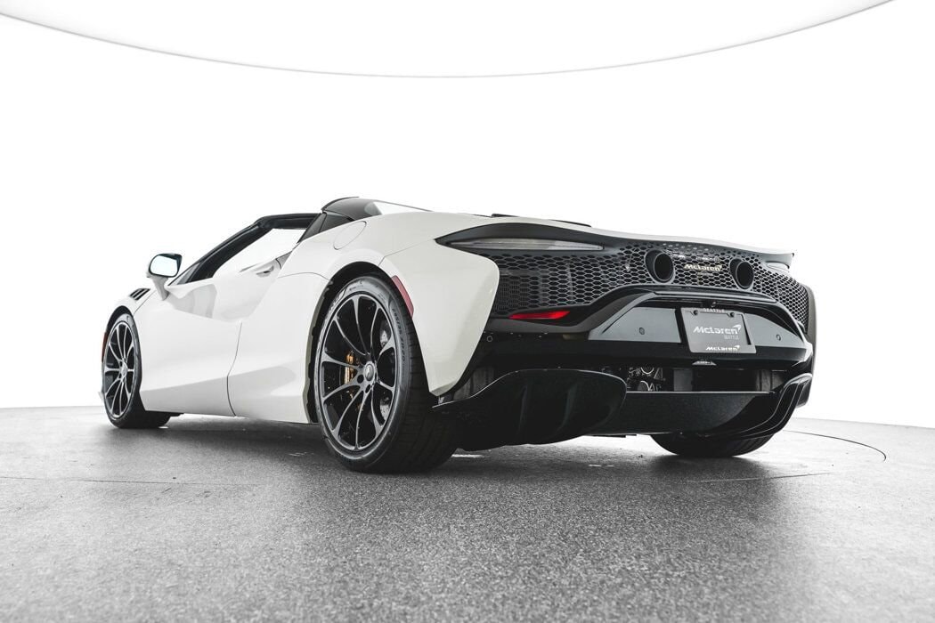 2025 McLaren Artura - Photo 40